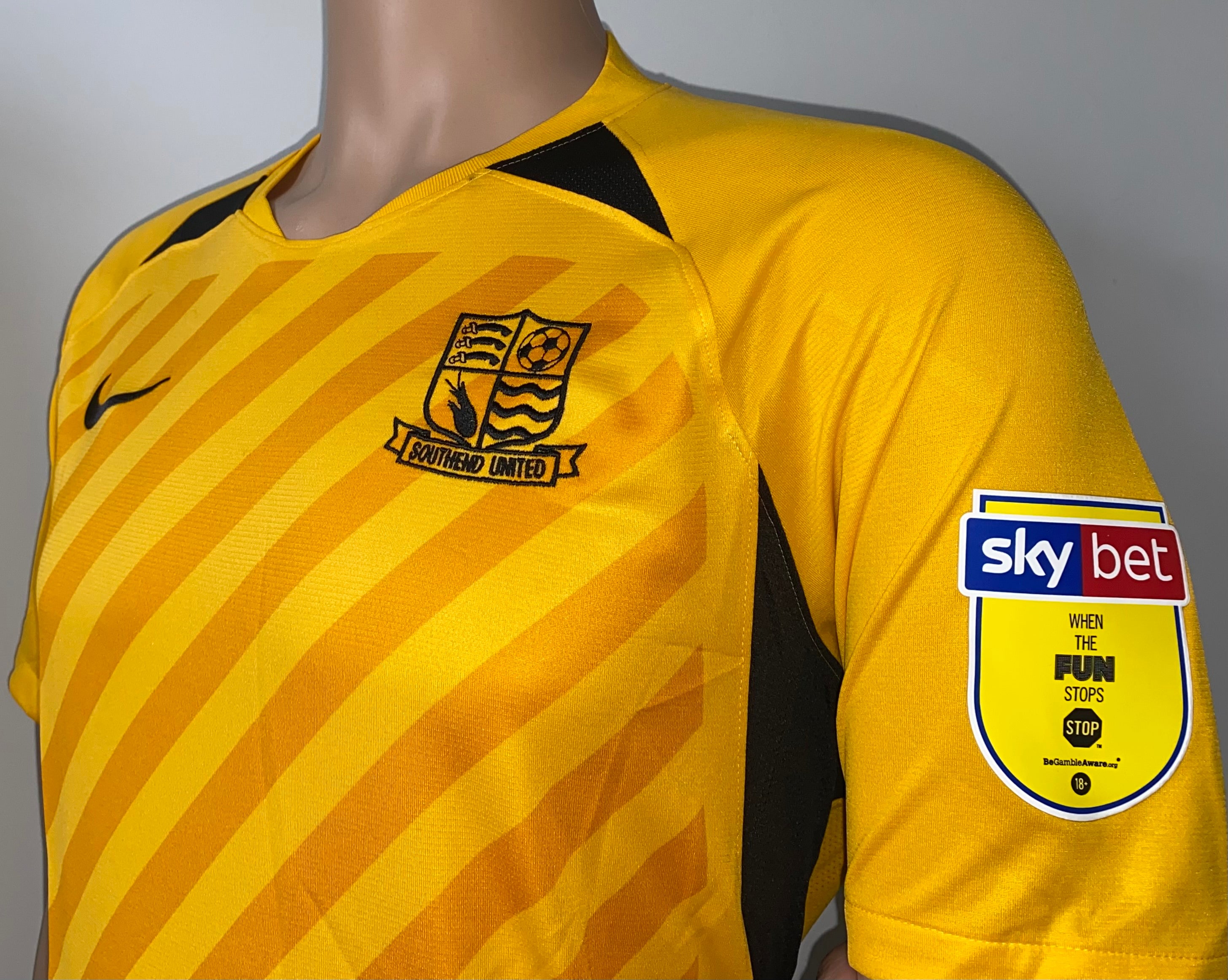 2019/20 SOUTHEND MATCH WORN HOME SHIRT (BARNETT #25 V BLACKPOOL )