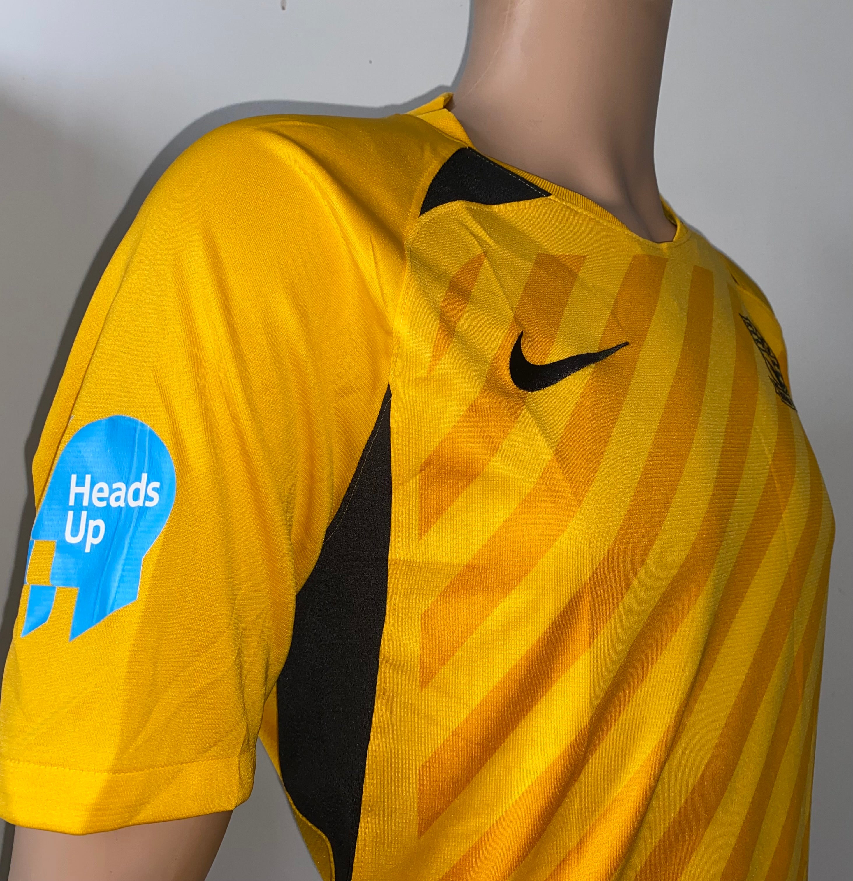 2019/20 SOUTHEND MATCH WORN HOME SHIRT (BARNETT #25 V BLACKPOOL )