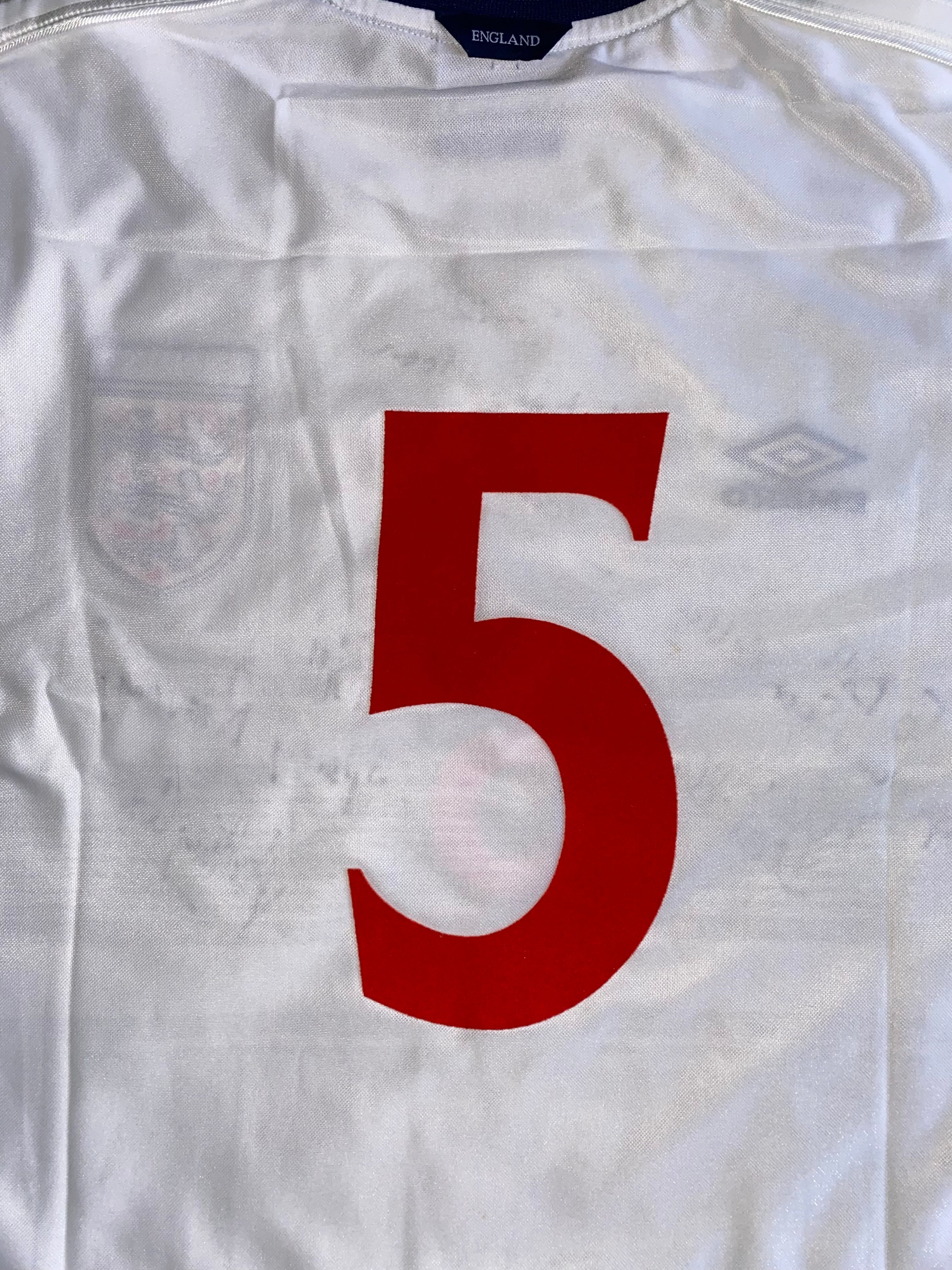 2000 ENGLAND MATCH ISSUE SIGNED HOME SHIRT #5