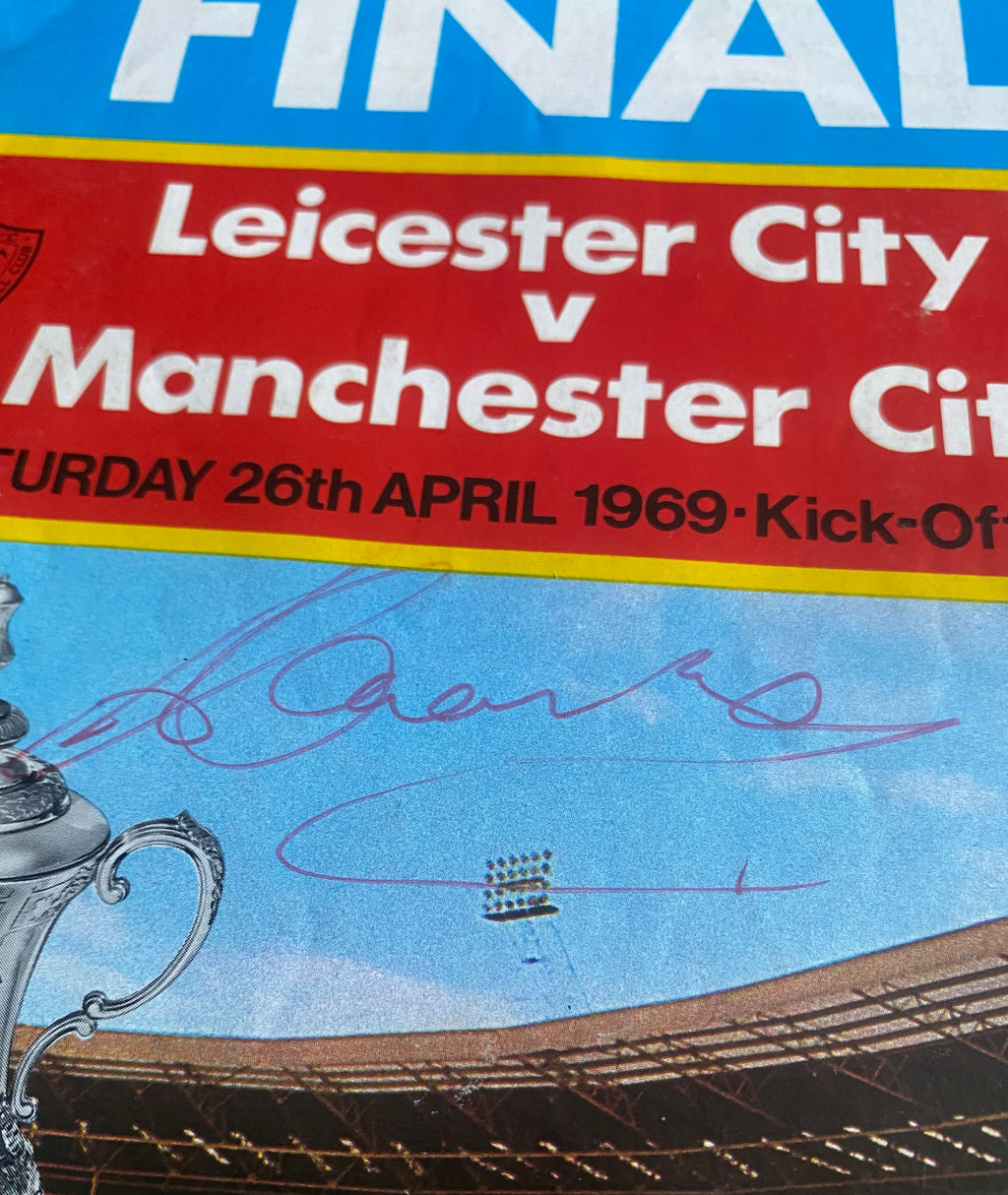 1969 ORIGINAL FA CUP FINAL PROGRAMME MANCHESTER CITY V LEICESTER CITY (SIGNED BY BOBBY CHARLTON)