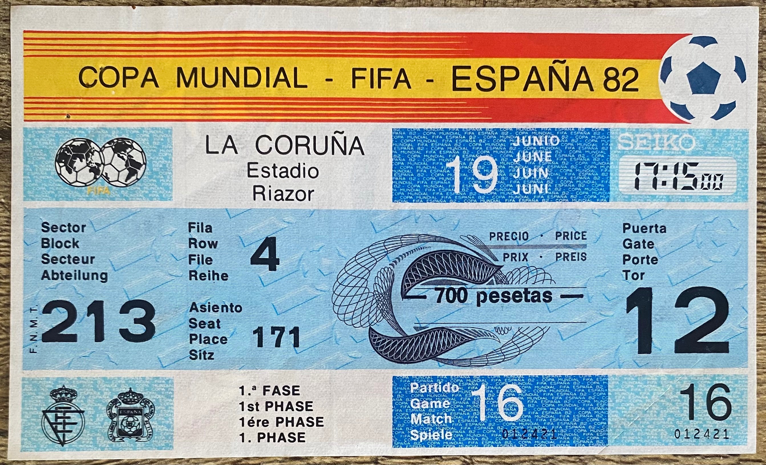 1982 ORIGINAL WORLD CUP 1ST ROUND UNUSED TICKET POLAND V CAMEROON @ LA CORUNA