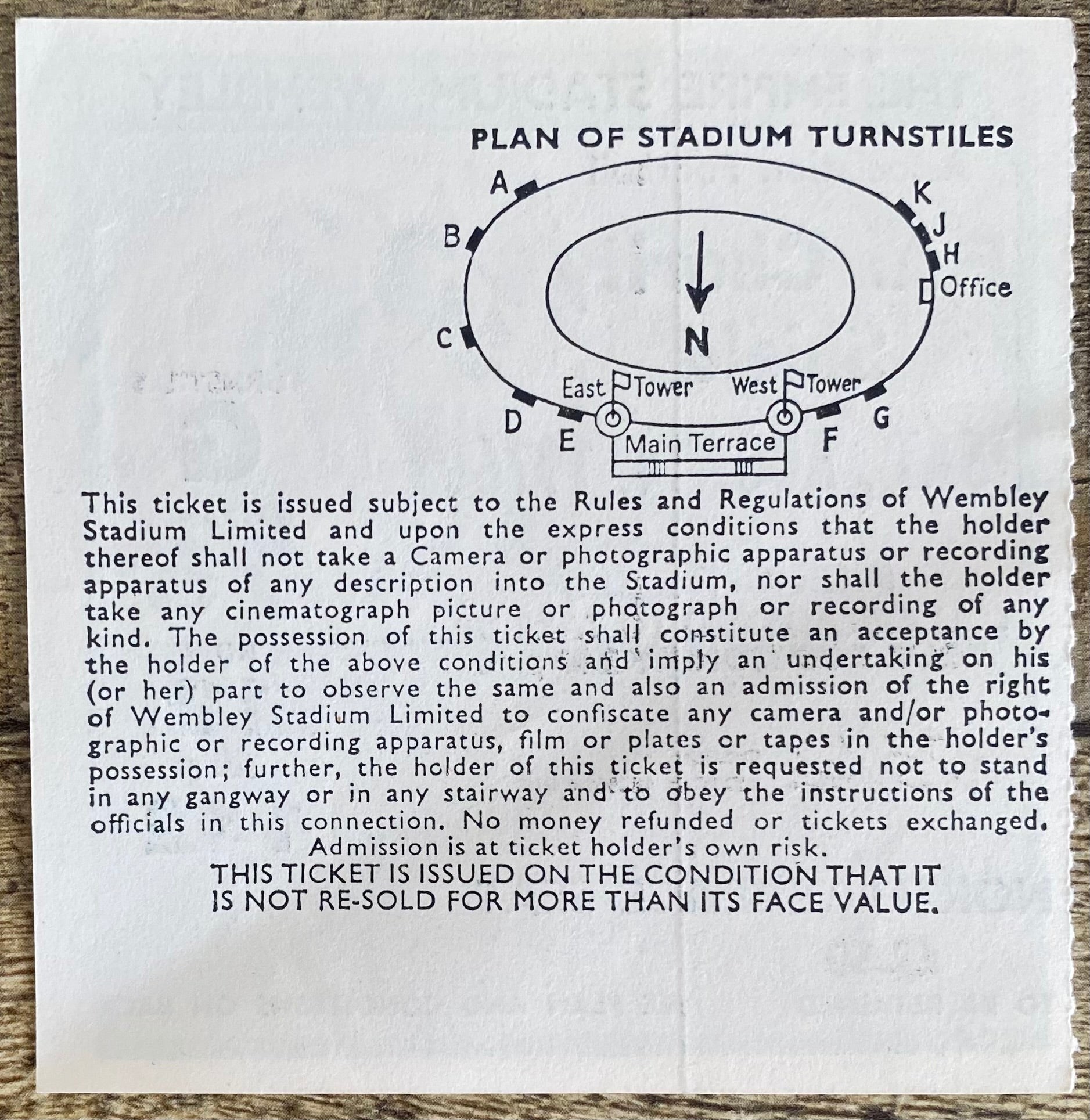 1976 ORIGINAL CHARITY SHIELD TICKET LIVERPOOL V SOUTHAMPTON