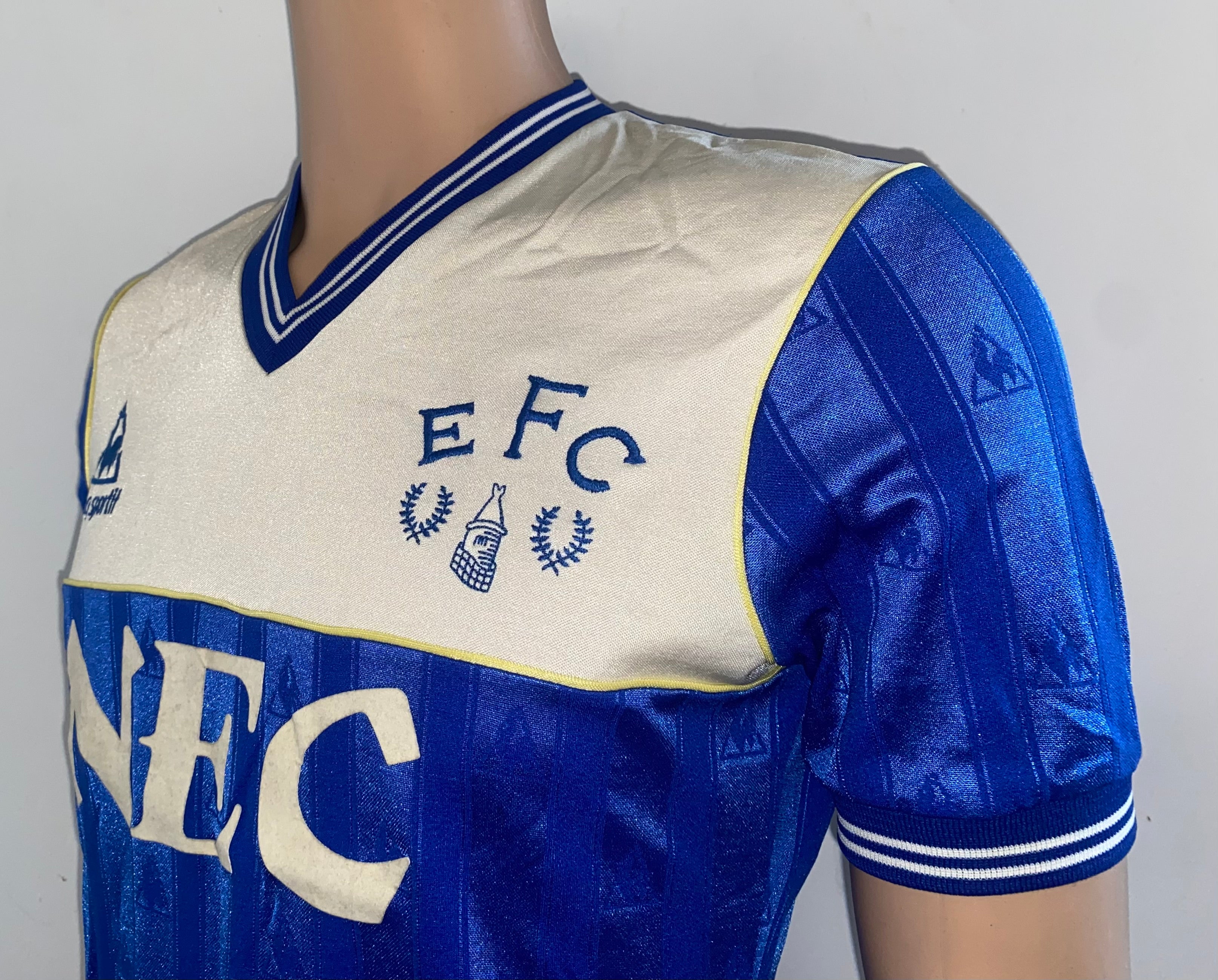 1985/86 EVERTON MATCH WORN LE COQ SPORTIF HOME SHIRT #12