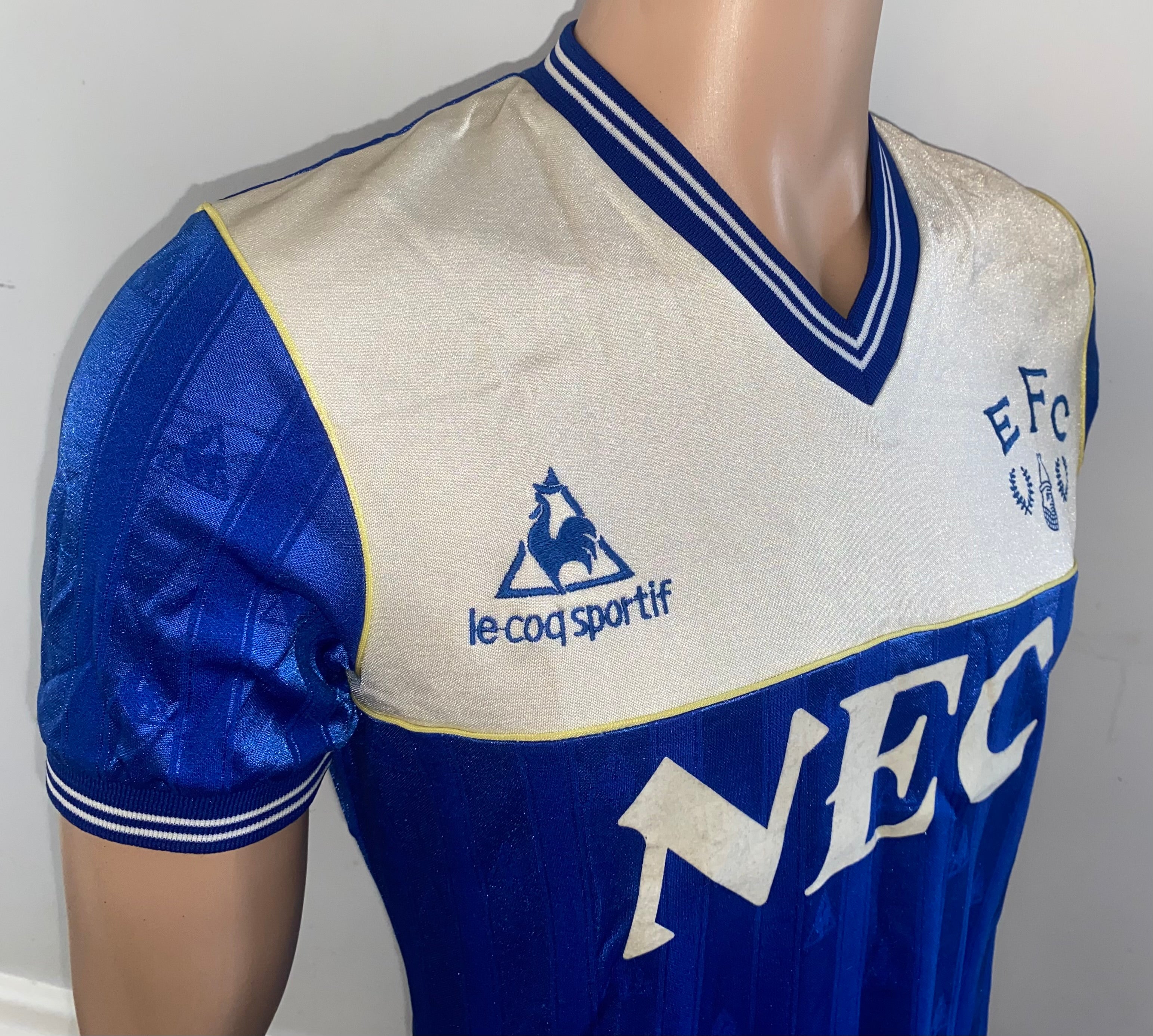 1985/86 EVERTON MATCH WORN LE COQ SPORTIF HOME SHIRT #12