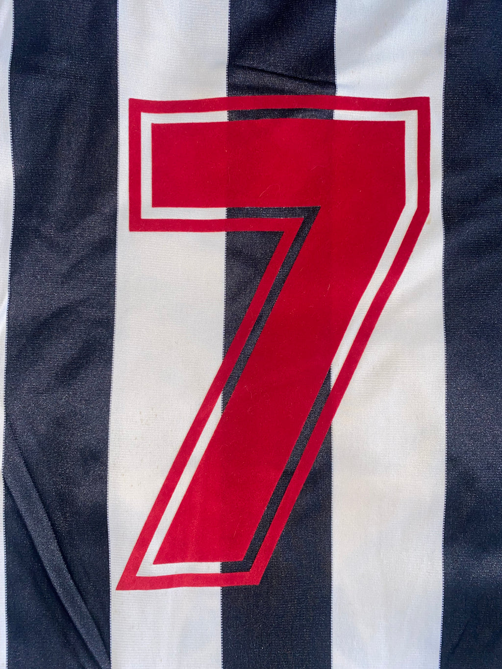 1984/85 NEWCASTLE UNITED MATCH WORN UMBRO HOME SHIRT #7