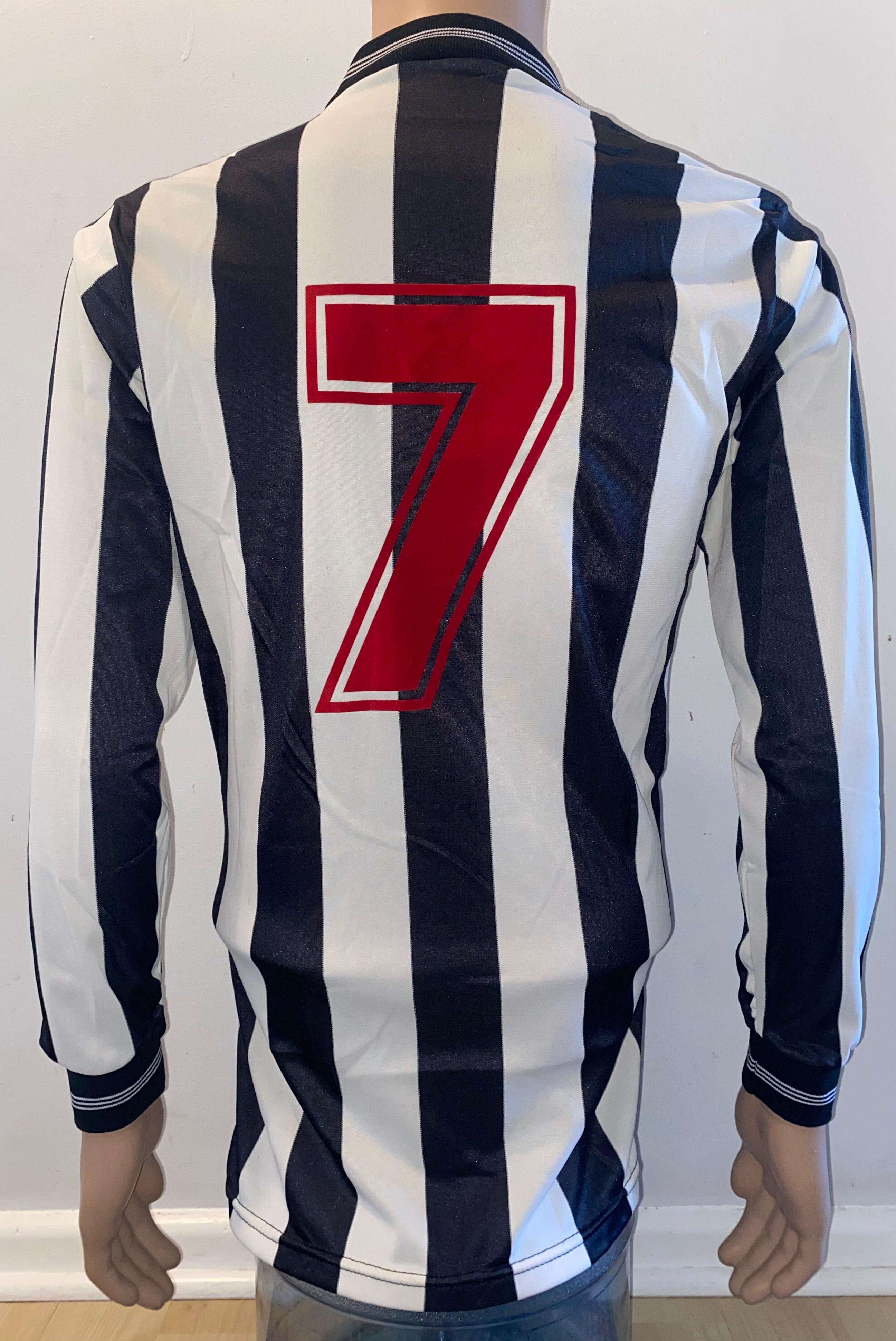 1984/85 NEWCASTLE UNITED MATCH WORN UMBRO HOME SHIRT #7