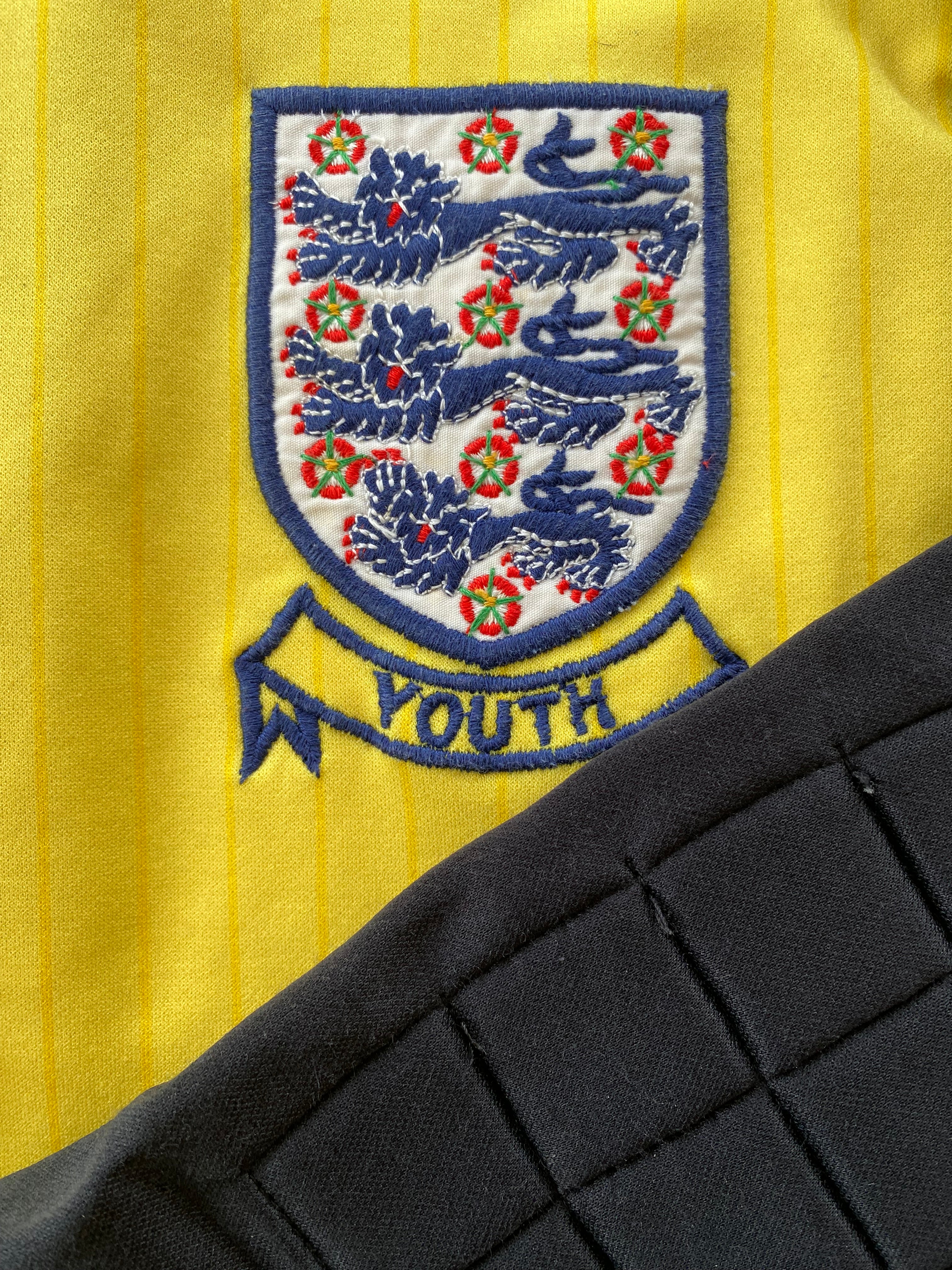 1985-86 ENGLAND U-18 MATCH ISSUE GOALKEEPERS SHIRT #1 (MILLER)