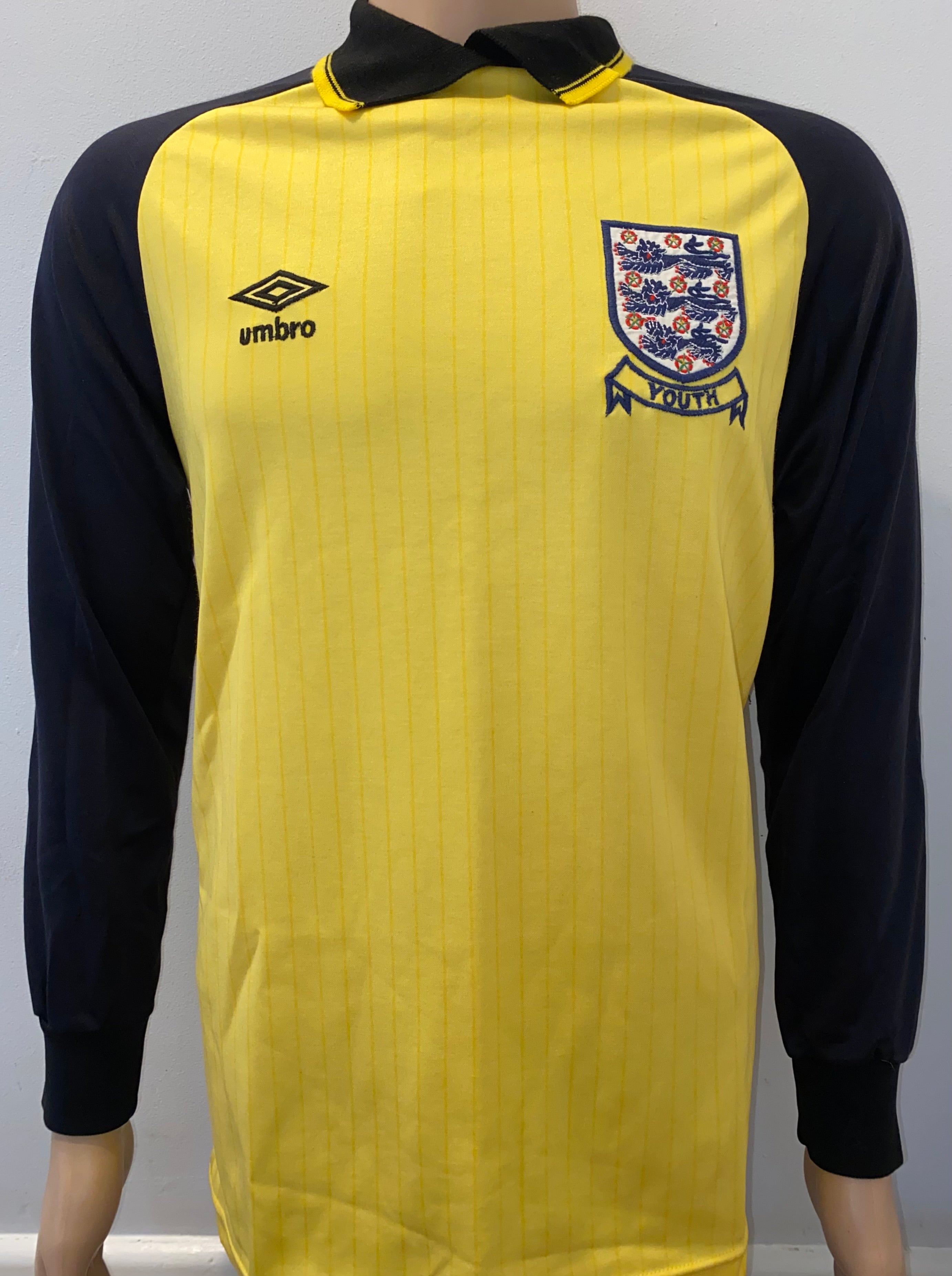 1985-86 ENGLAND U-18 MATCH ISSUE GOALKEEPERS SHIRT #1 (MILLER)