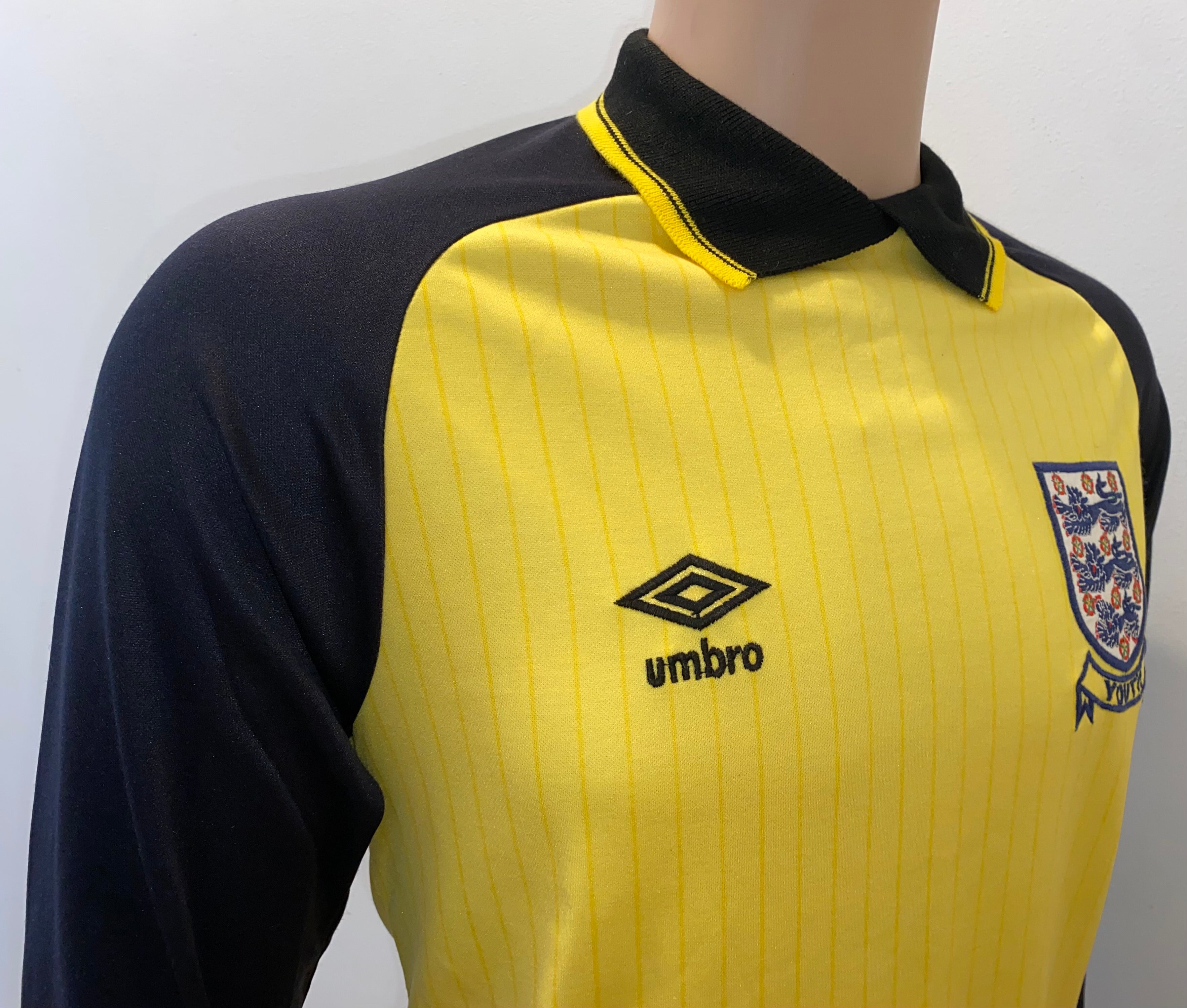 1985-86 ENGLAND U-18 MATCH ISSUE GOALKEEPERS SHIRT #1 (MILLER)