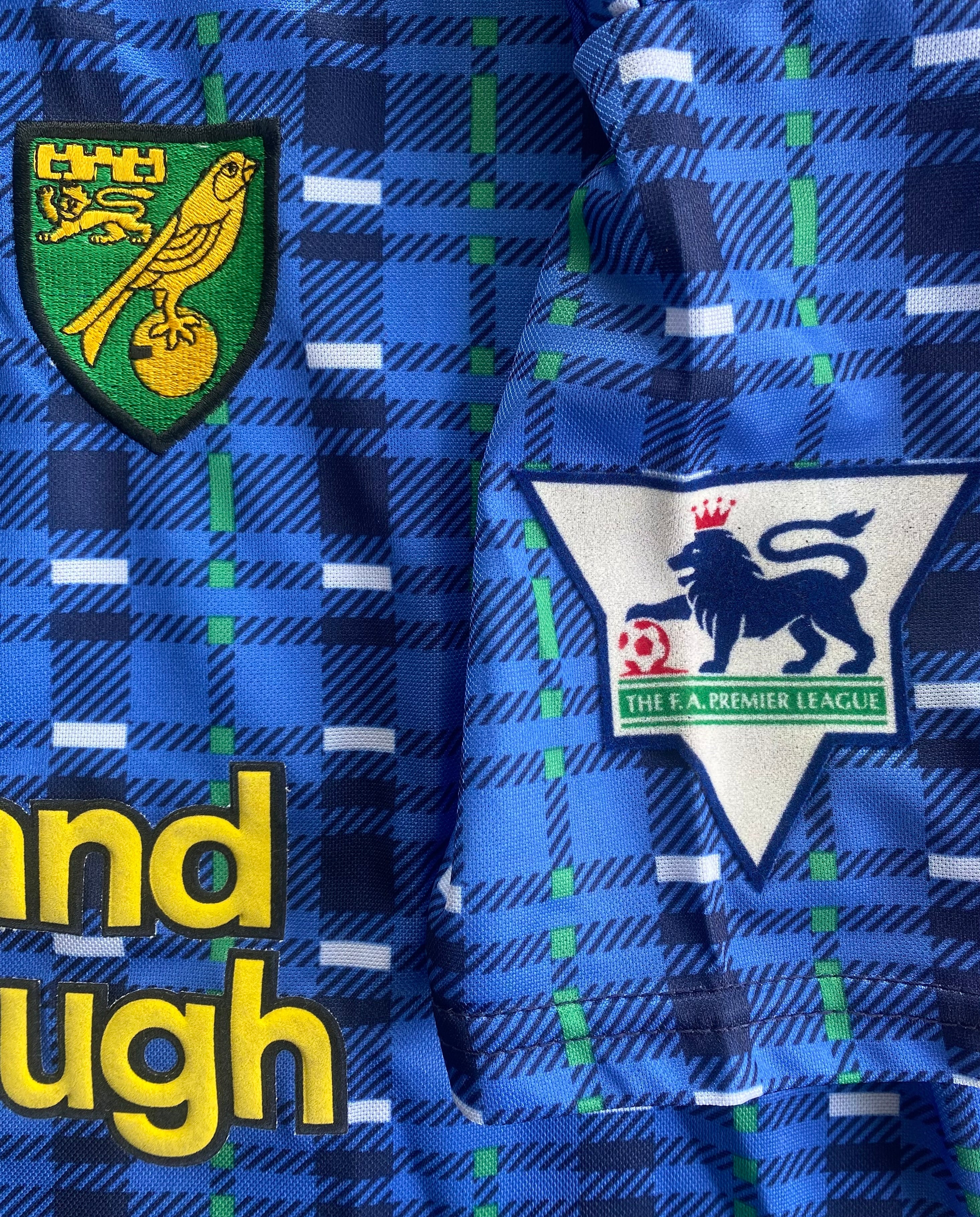 1994/95 NORWICH CITY MATCH ISSUE AWAY SHIRT (AKINBIYI #26)