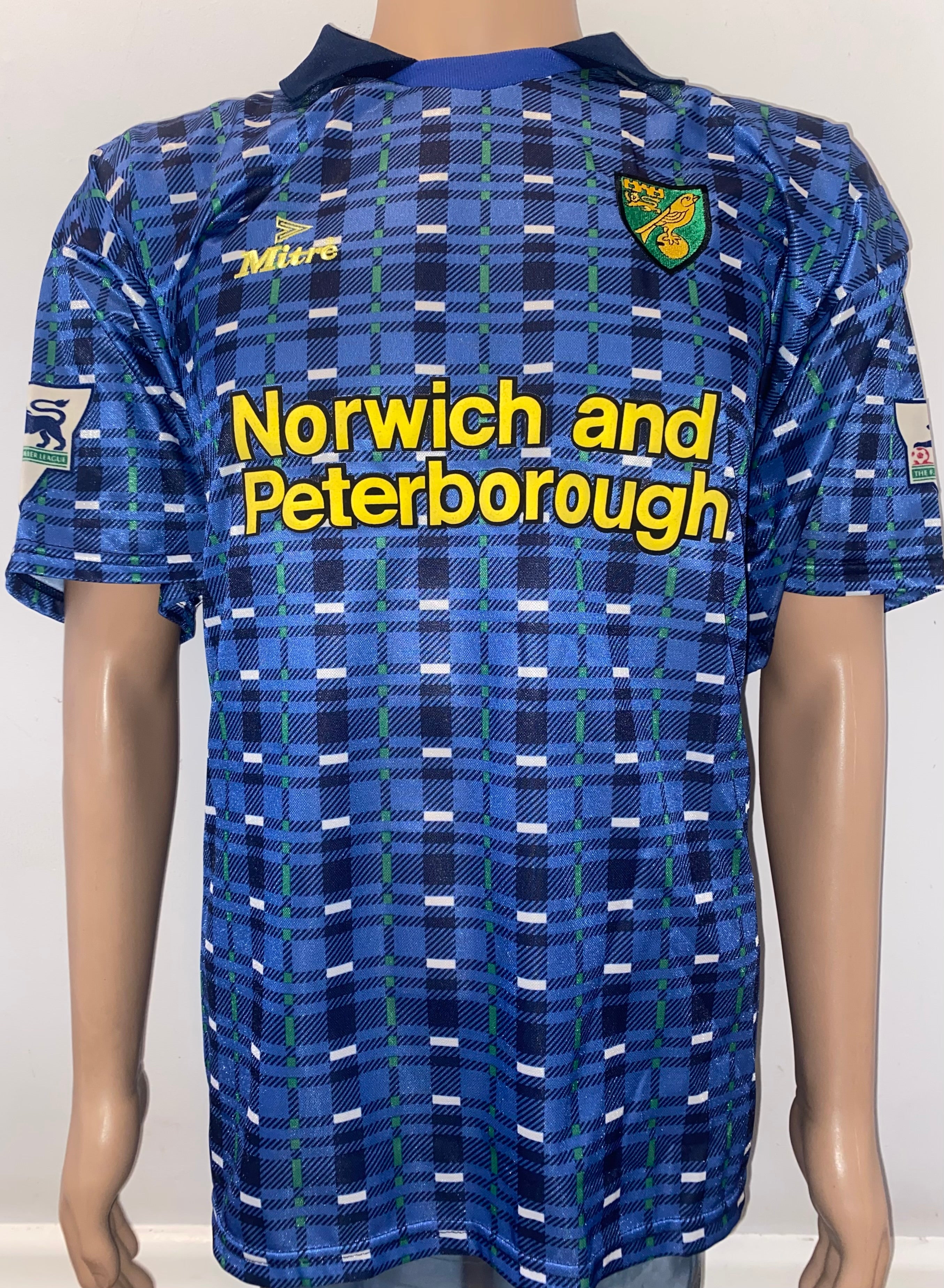 1994/95 NORWICH CITY MATCH ISSUE AWAY SHIRT (AKINBIYI #26)