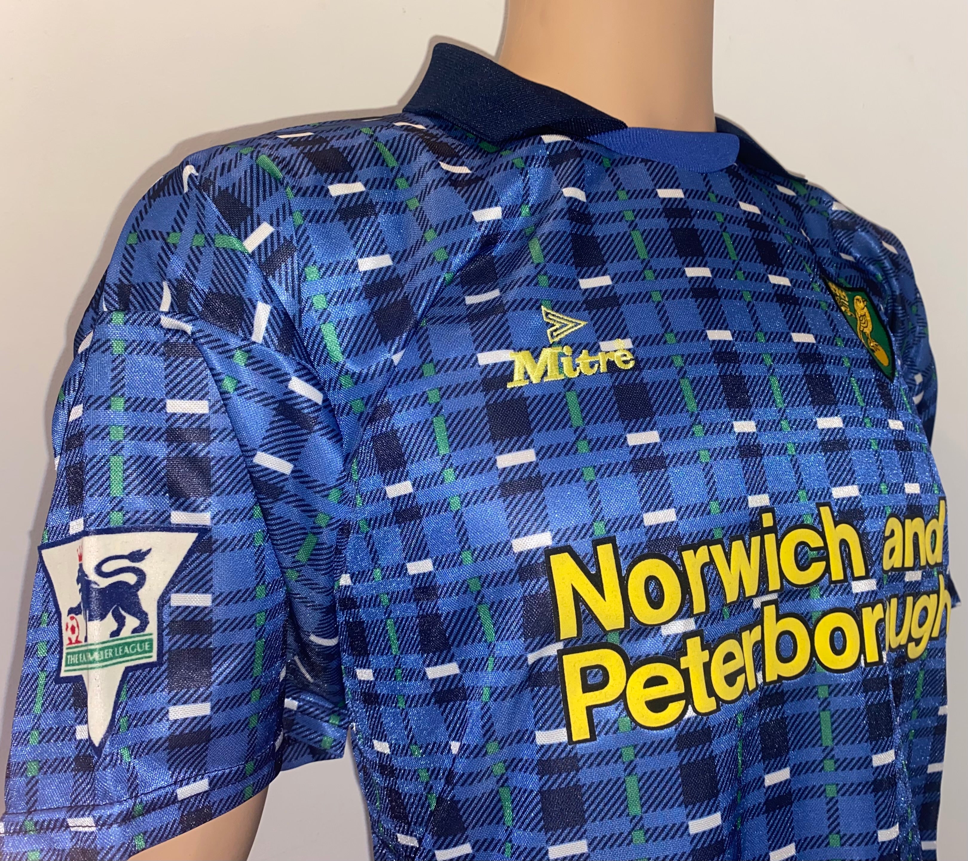 1994/95 NORWICH CITY MATCH ISSUE AWAY SHIRT (AKINBIYI #26)
