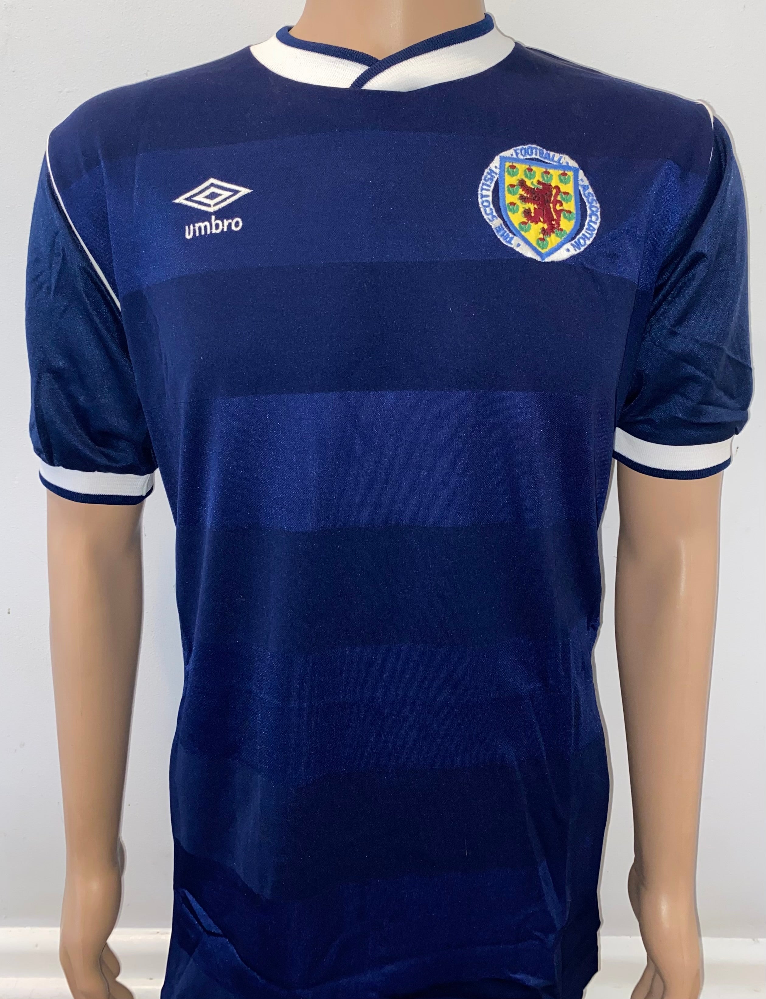 1985/86 SCOTLAND MATCH WORN UMBRO HOME SHIRT #18