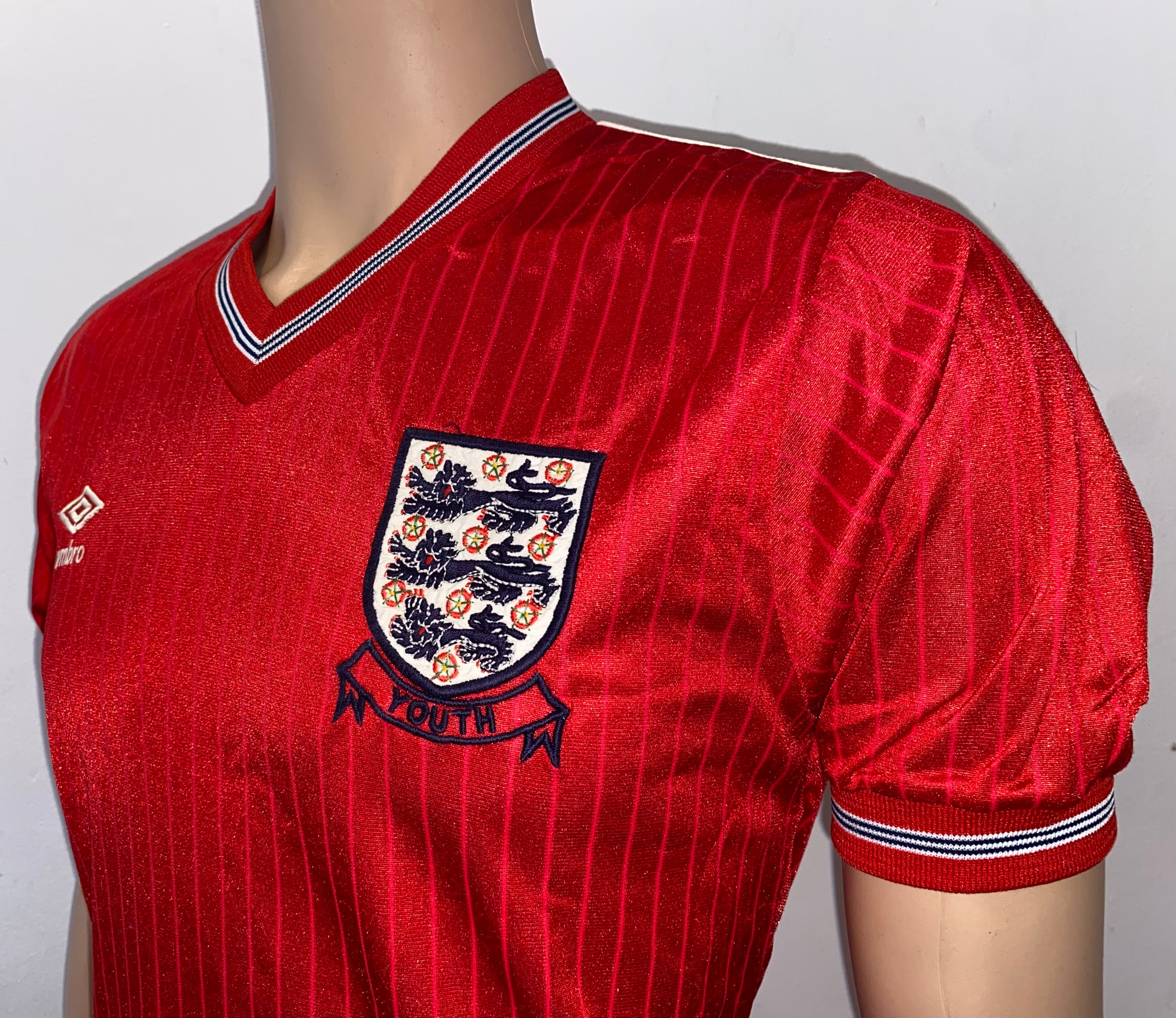 1986/87 MATCH WORN UMBRO ENGLAND YOUTH U18 AWAY SHIRT #16 (MARK ROBINS)