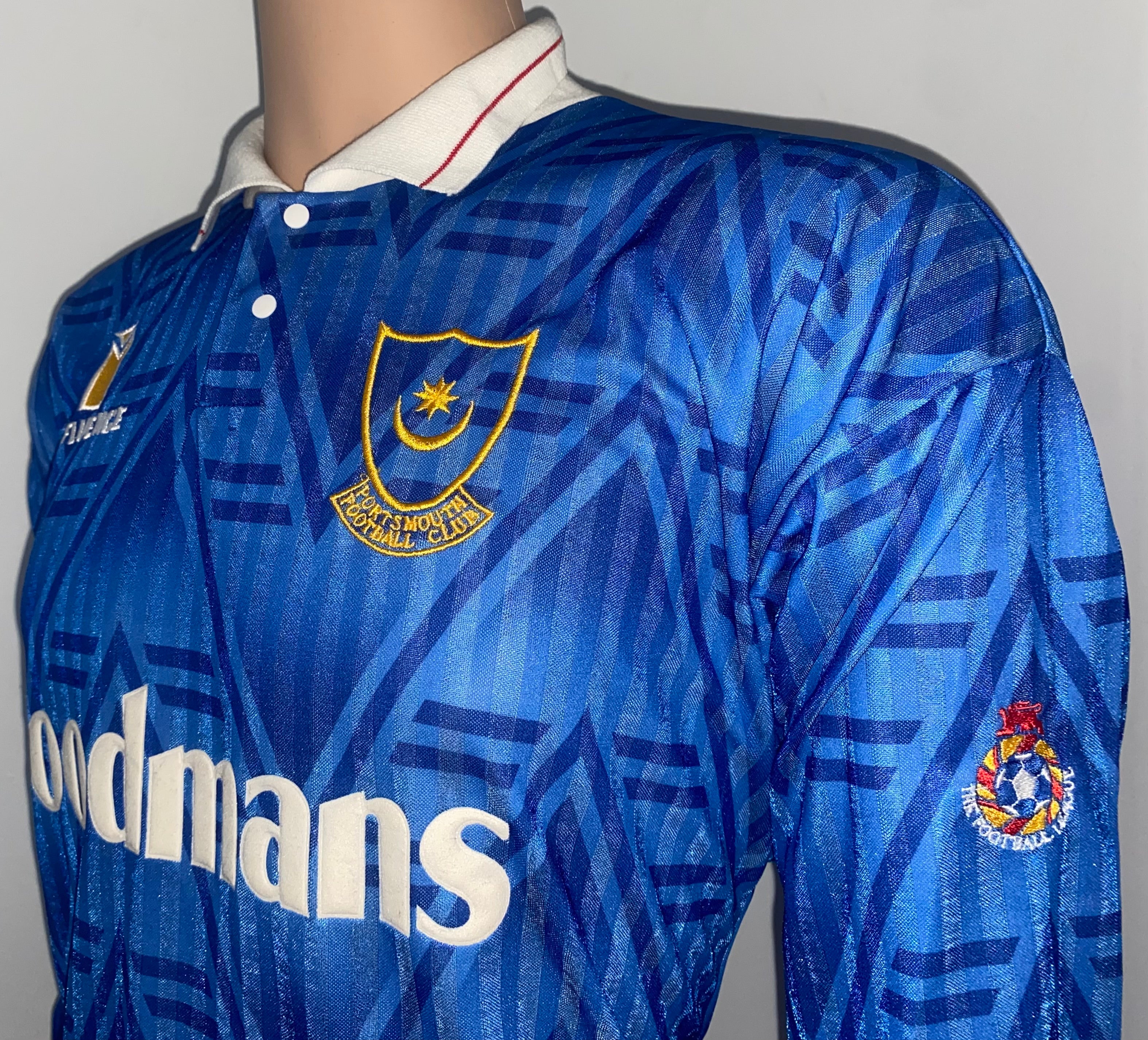 1991/92 PORTSMOUTH MATCH WORN HOME SHIRT (DARREN ANDERTON #11)
