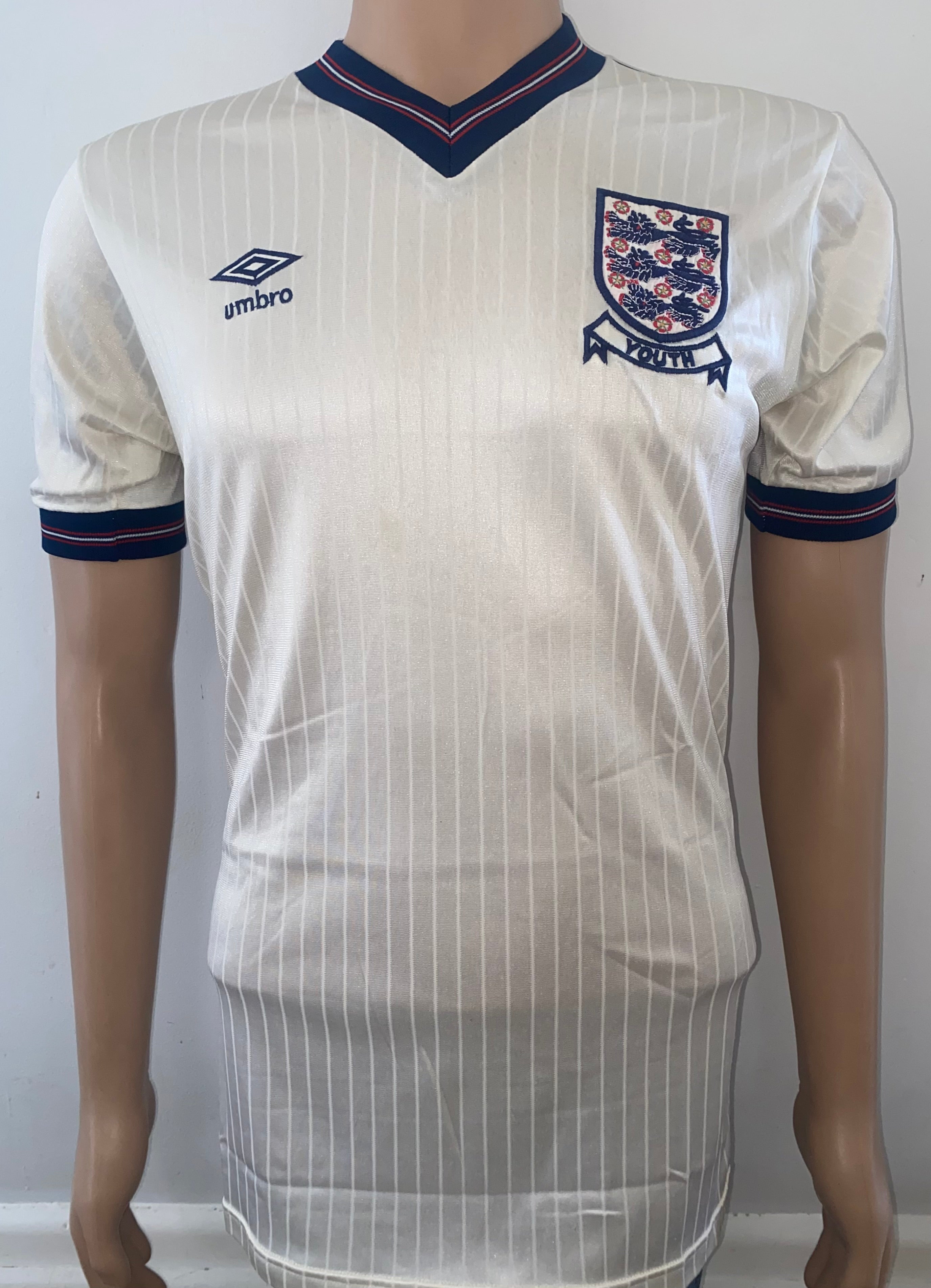 1984 MATCH WORN UMBRO ENGLAND YOUTH U18 HOME SHIRT #10