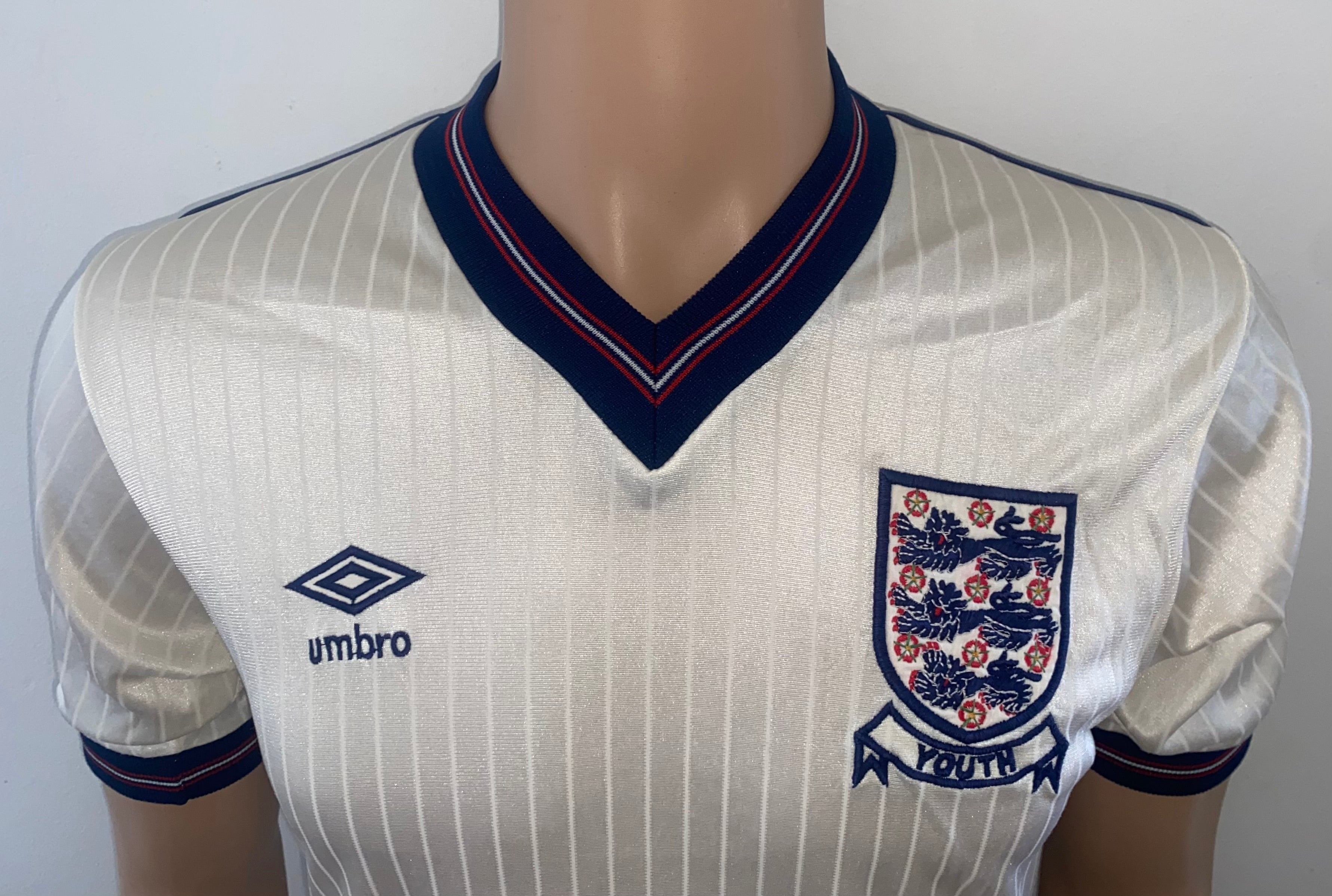1984 MATCH WORN UMBRO ENGLAND YOUTH U18 HOME SHIRT #10