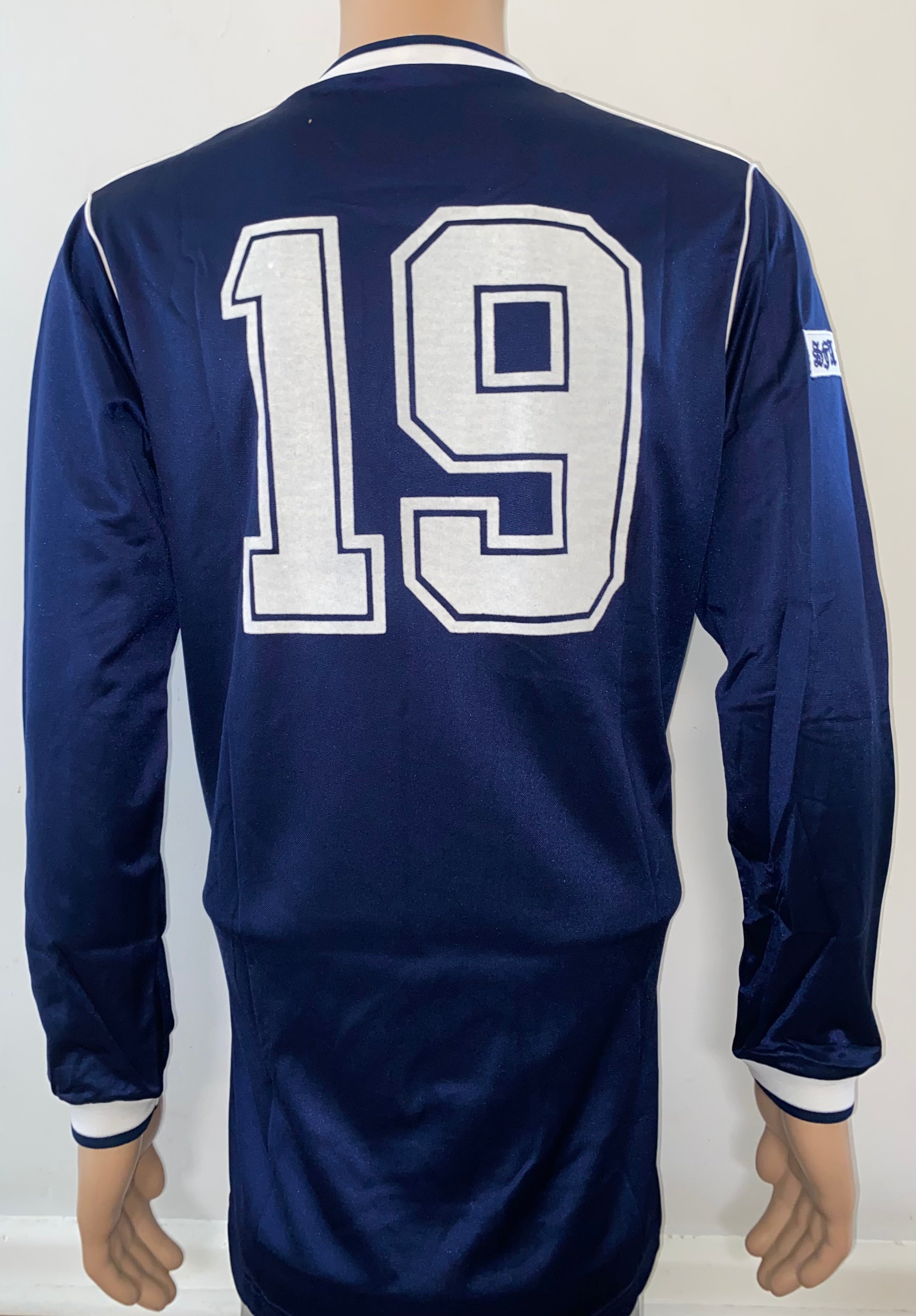 1985-86 SCOTLAND MATCH ISSUE HOME L/S SHIRT (ALBISTON #19)