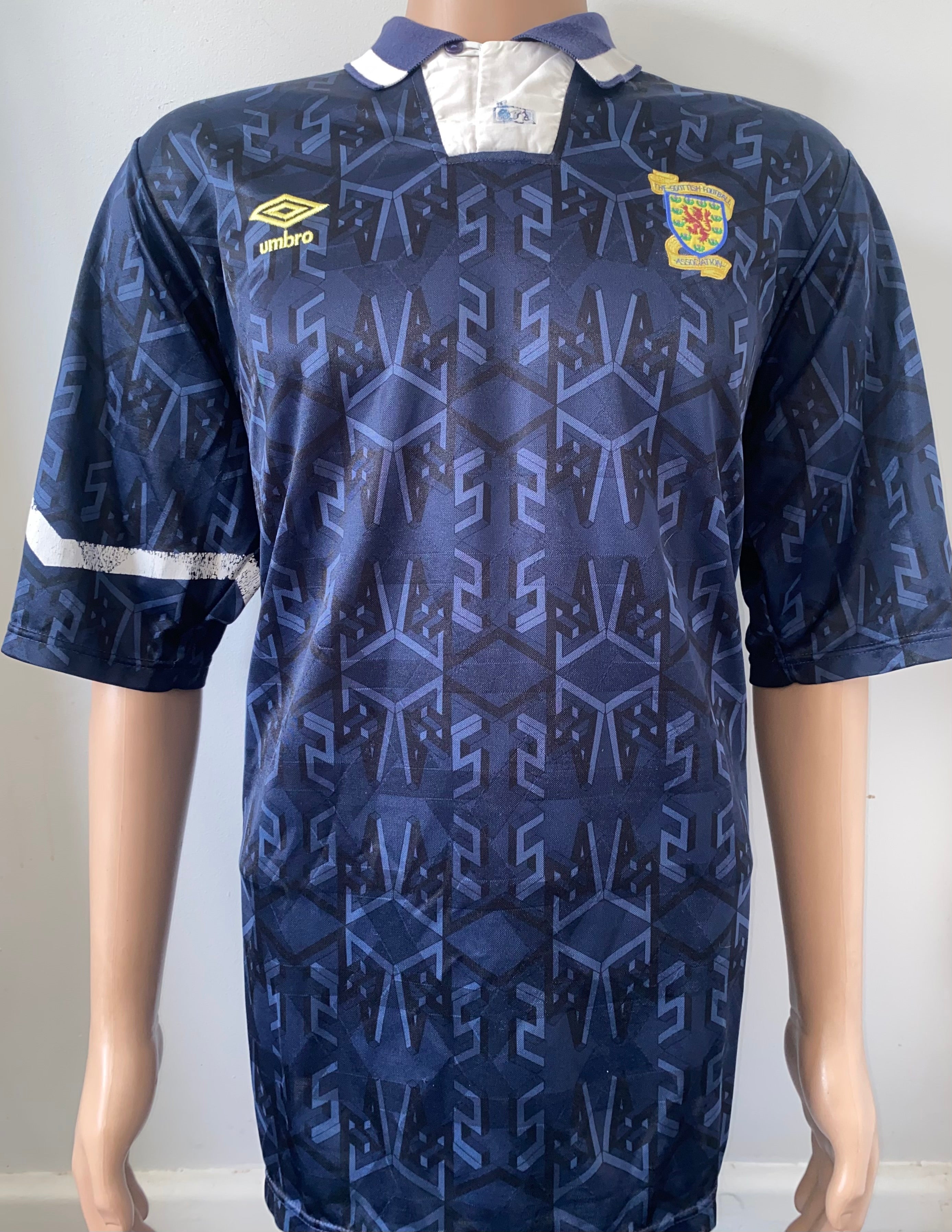 1992-1993 MATCH WORN SCOTLAND HOME SHIRT #8