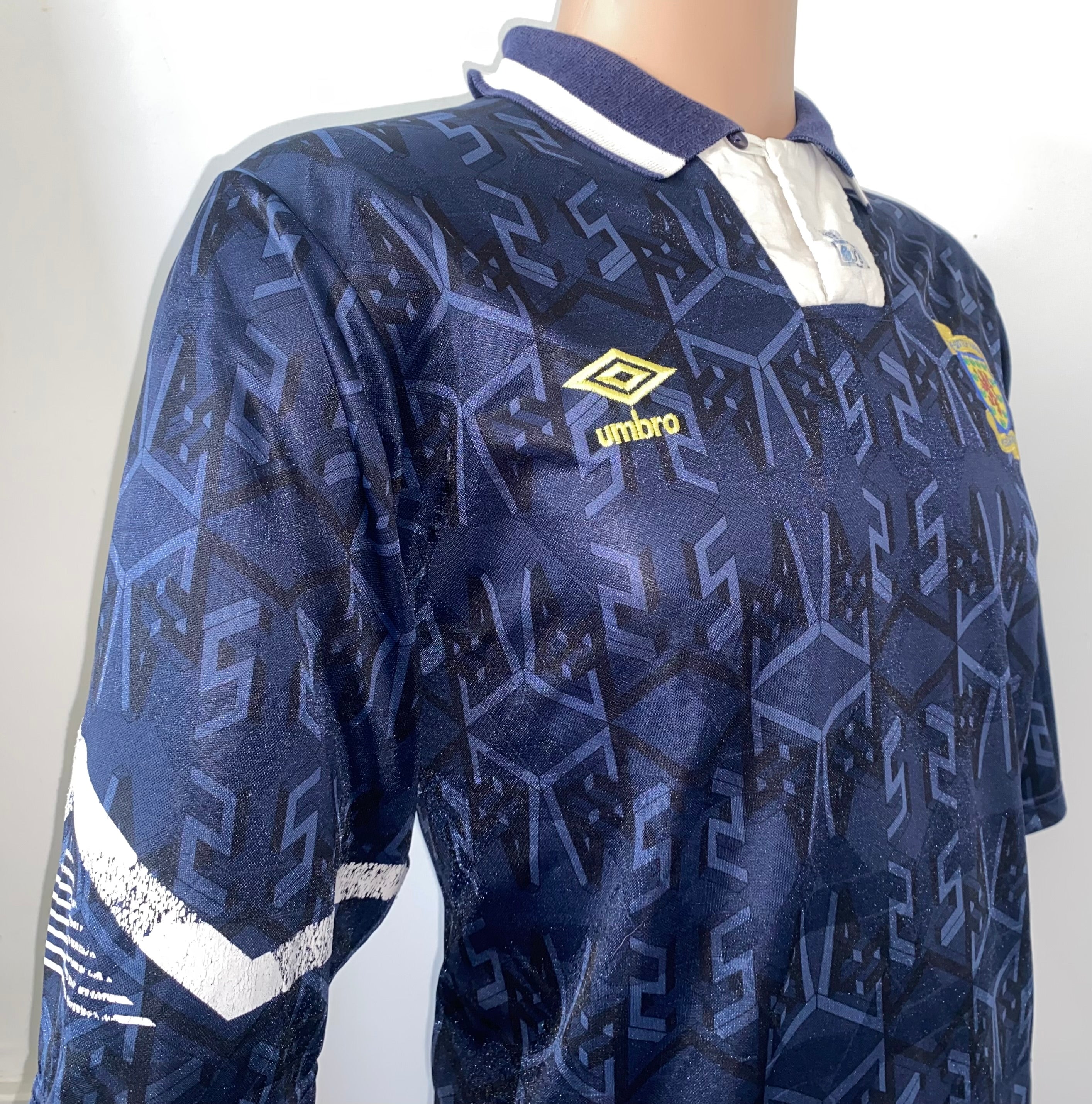 1992-1993 MATCH WORN SCOTLAND HOME SHIRT #8