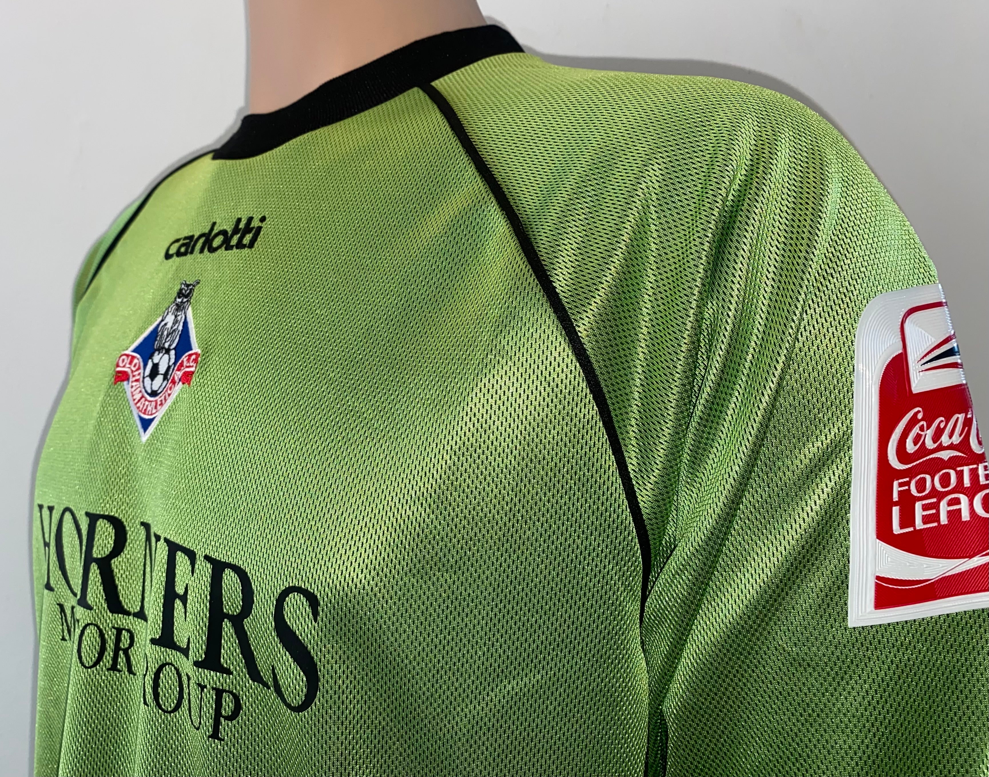 2004/05 OLDHAM ATHLETIC MATCH WORN GOALKEEPERS SHIRT (BOSSU #13)
