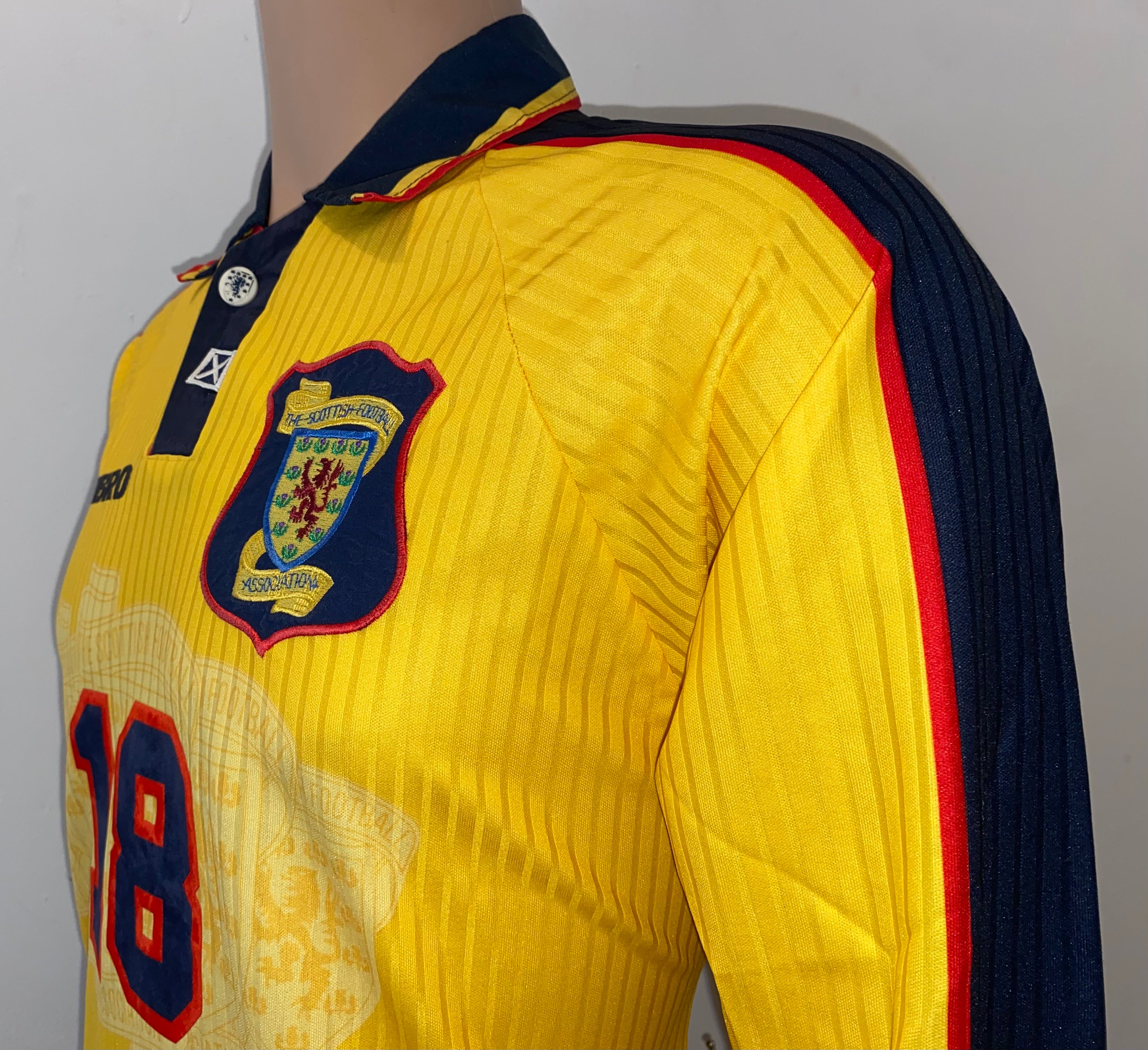 1998 SCOTLAND MATCHWORN UMBRO AWAY SHIRT #18