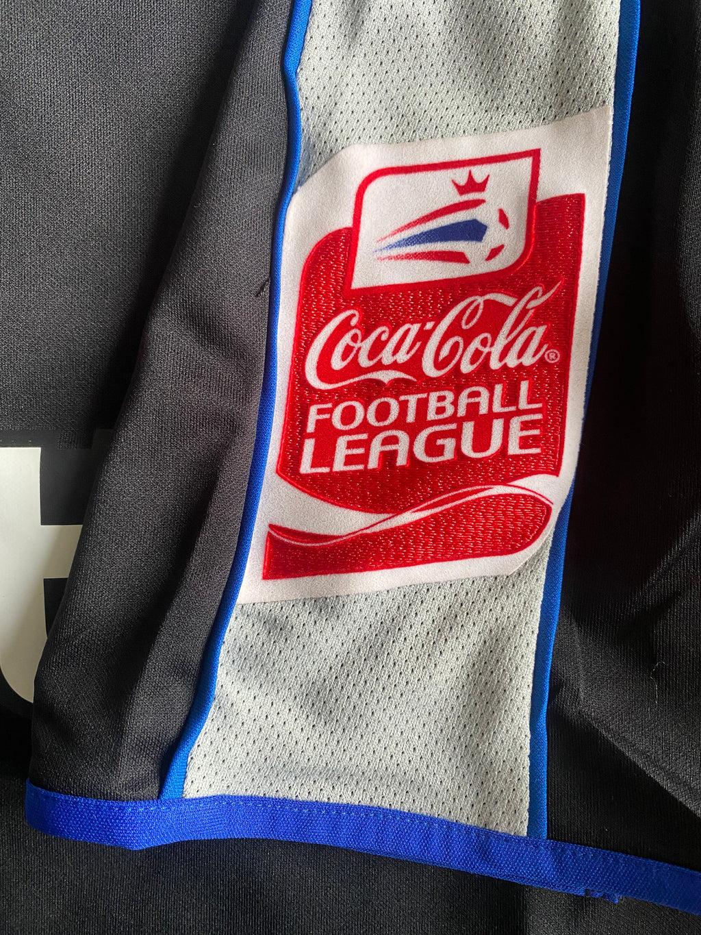 2005/06 OLDHAM ATHLETIC MATCH WORN AWAY SHIRT (BARLOW #29)