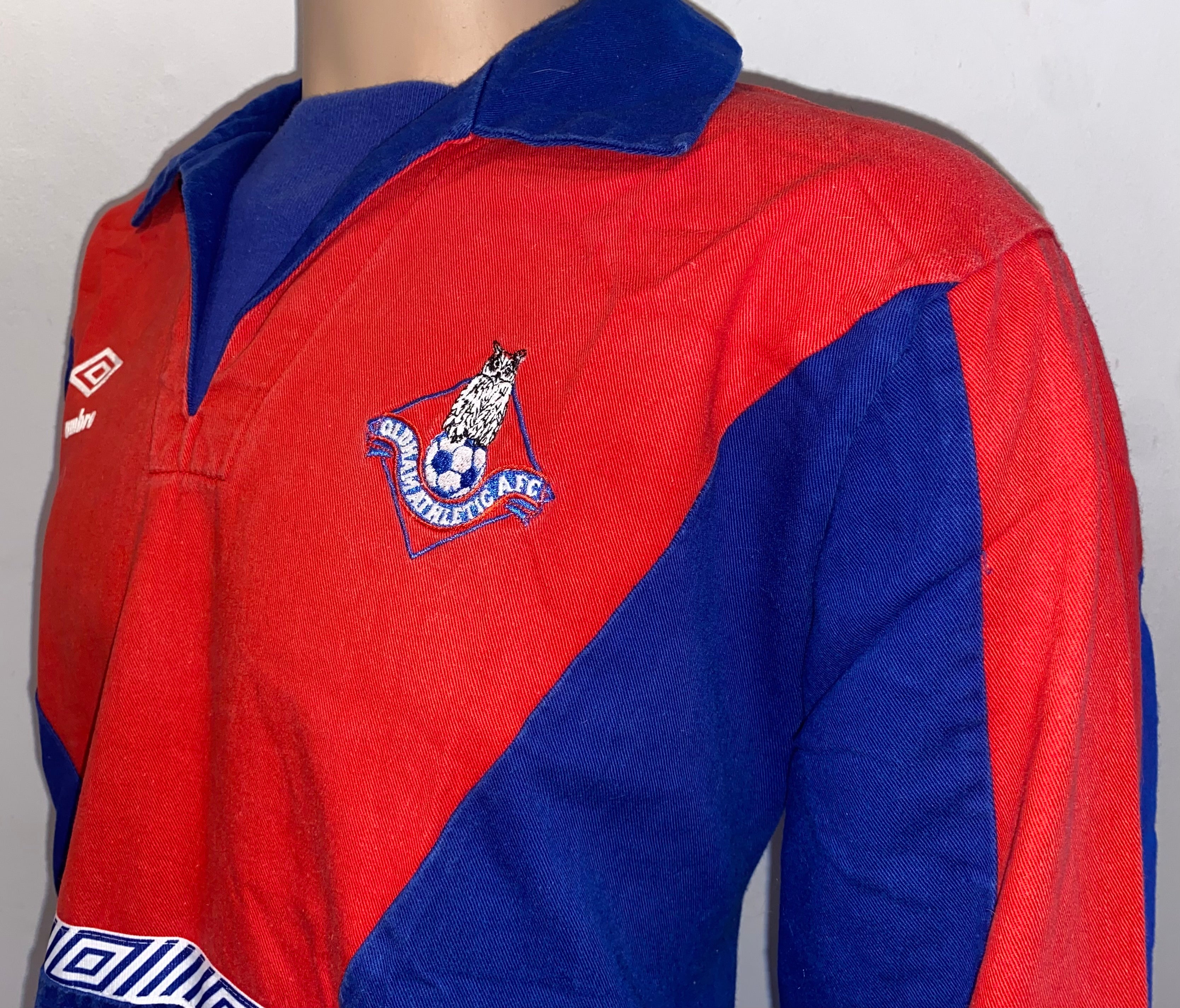 1990/91 OLDHAM ATHLETIC UMBRO TRAINING WORN DRILL TOP