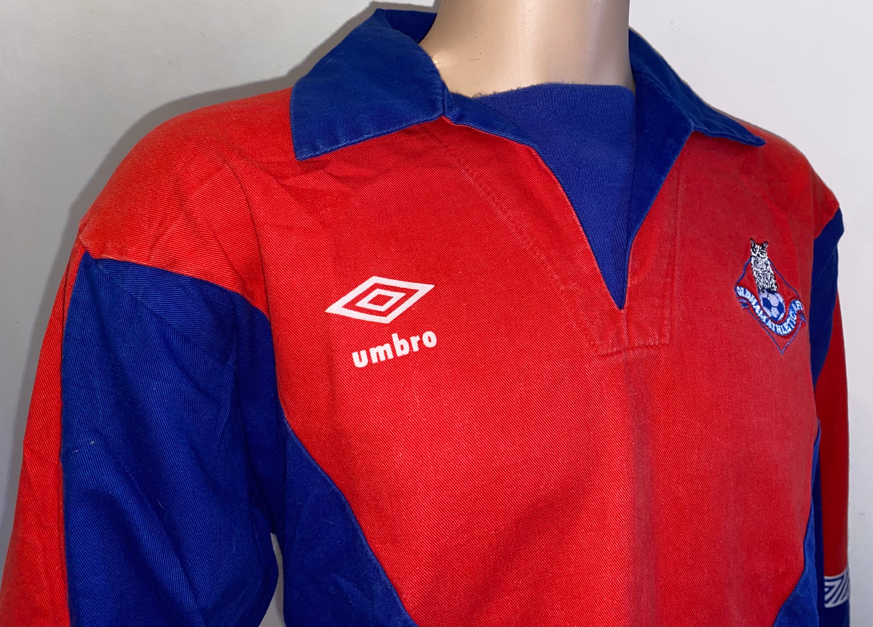 1990/91 OLDHAM ATHLETIC UMBRO TRAINING WORN DRILL TOP