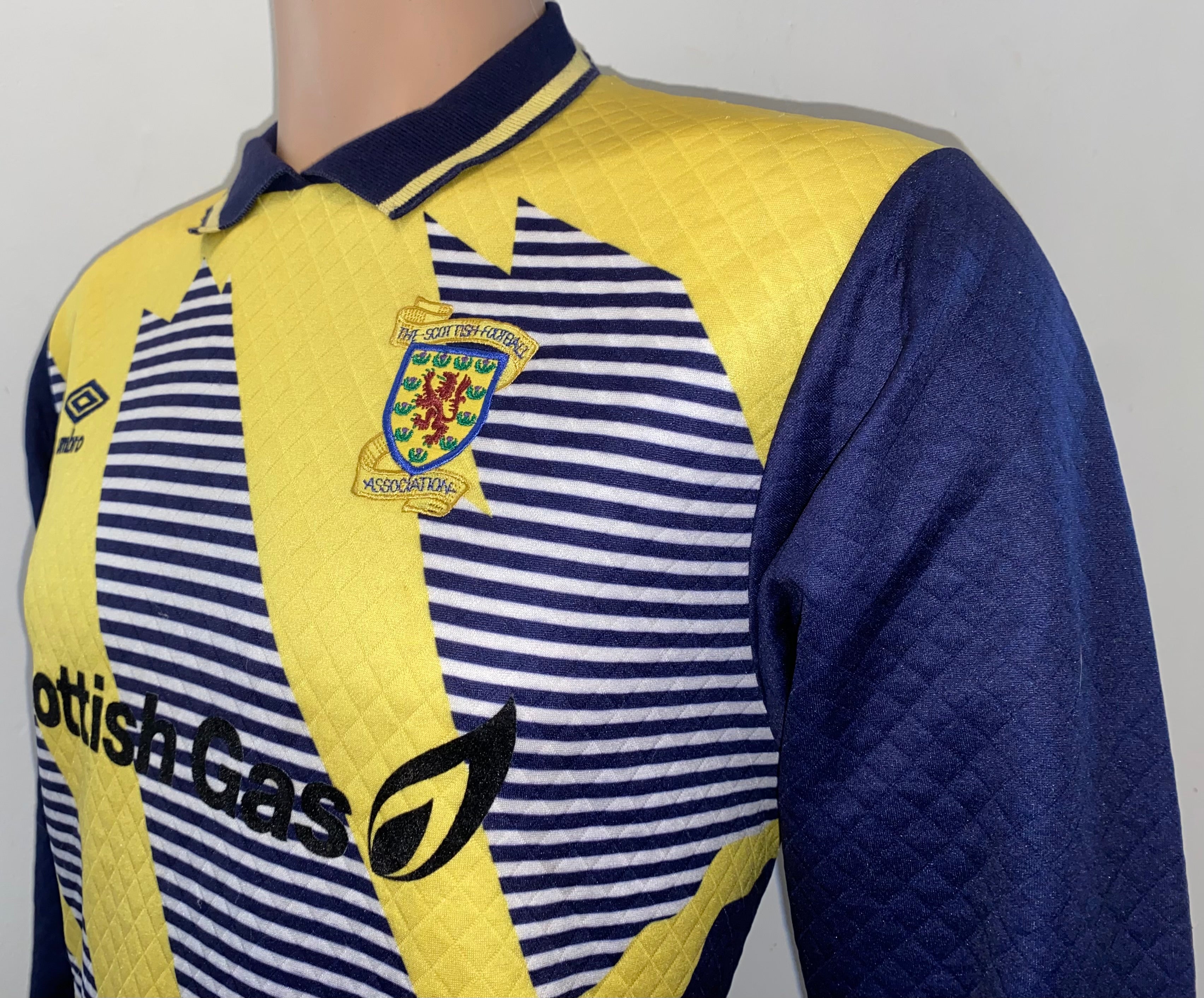 1992 SCOTLAND MATCH ISSUE GOALKEEPERS SHIRT #12
