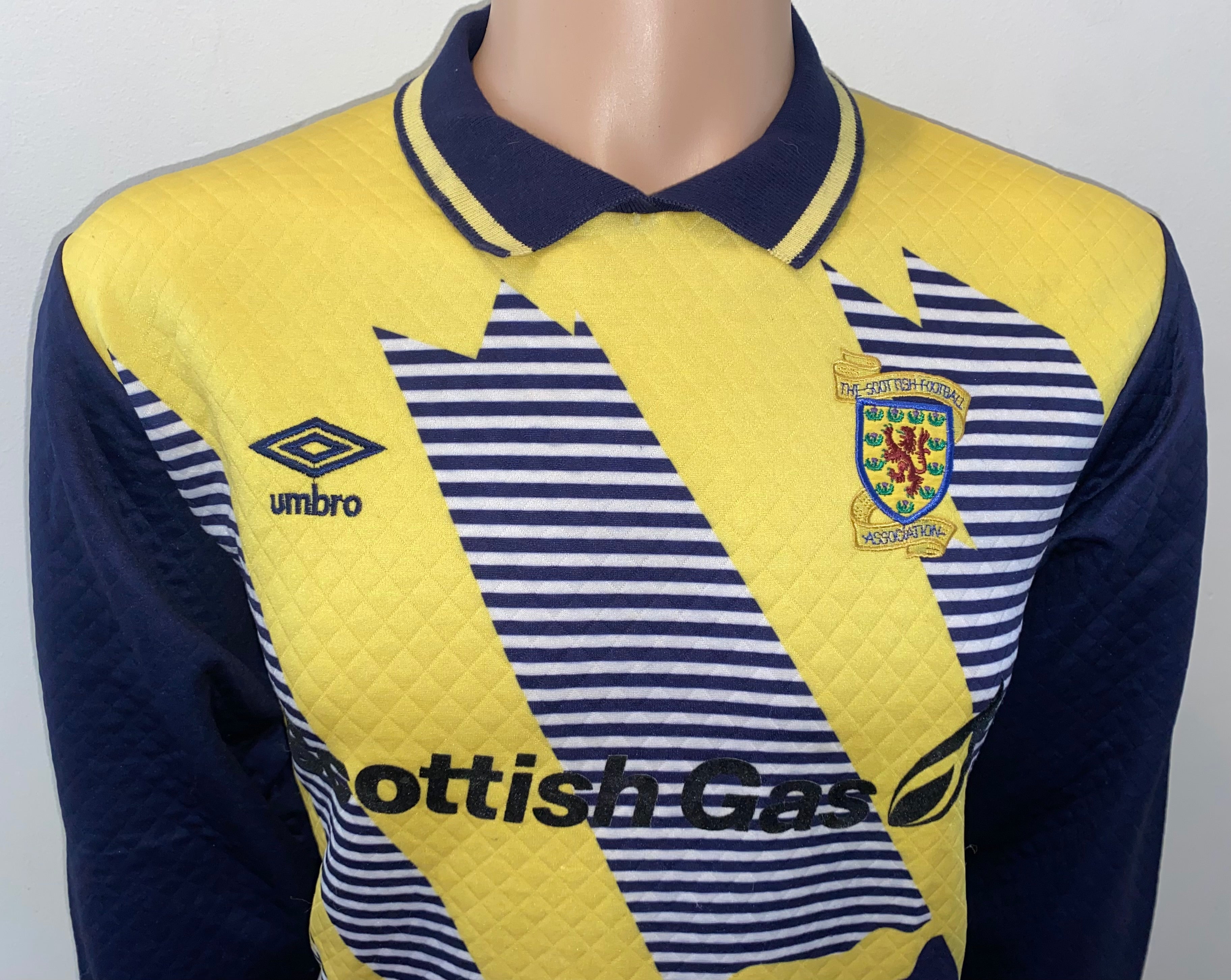 1992 SCOTLAND MATCH ISSUE GOALKEEPERS SHIRT #12