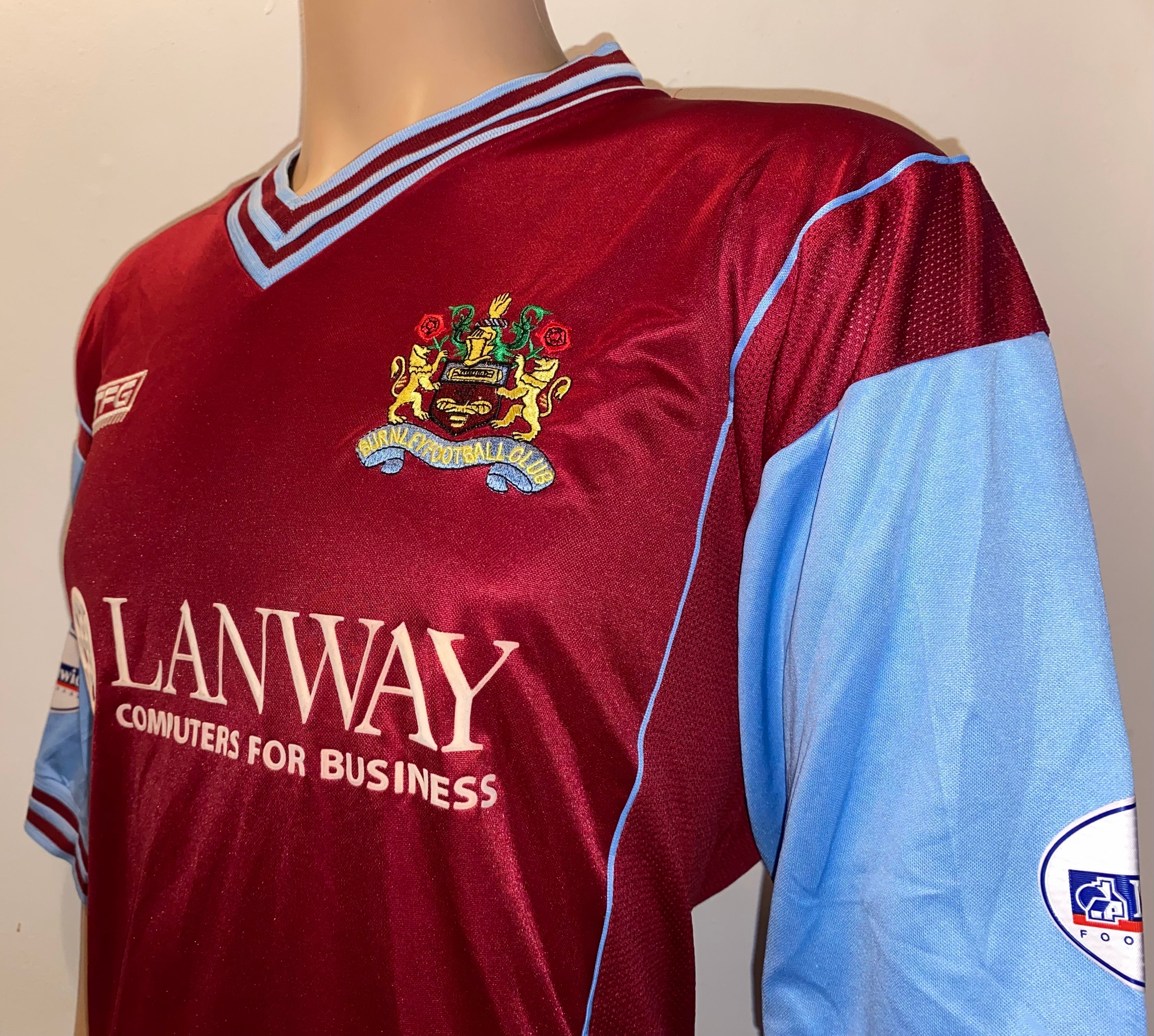 2003/04 BURNLEY MATCH WORN HOME SHIRT (MOORE #11)