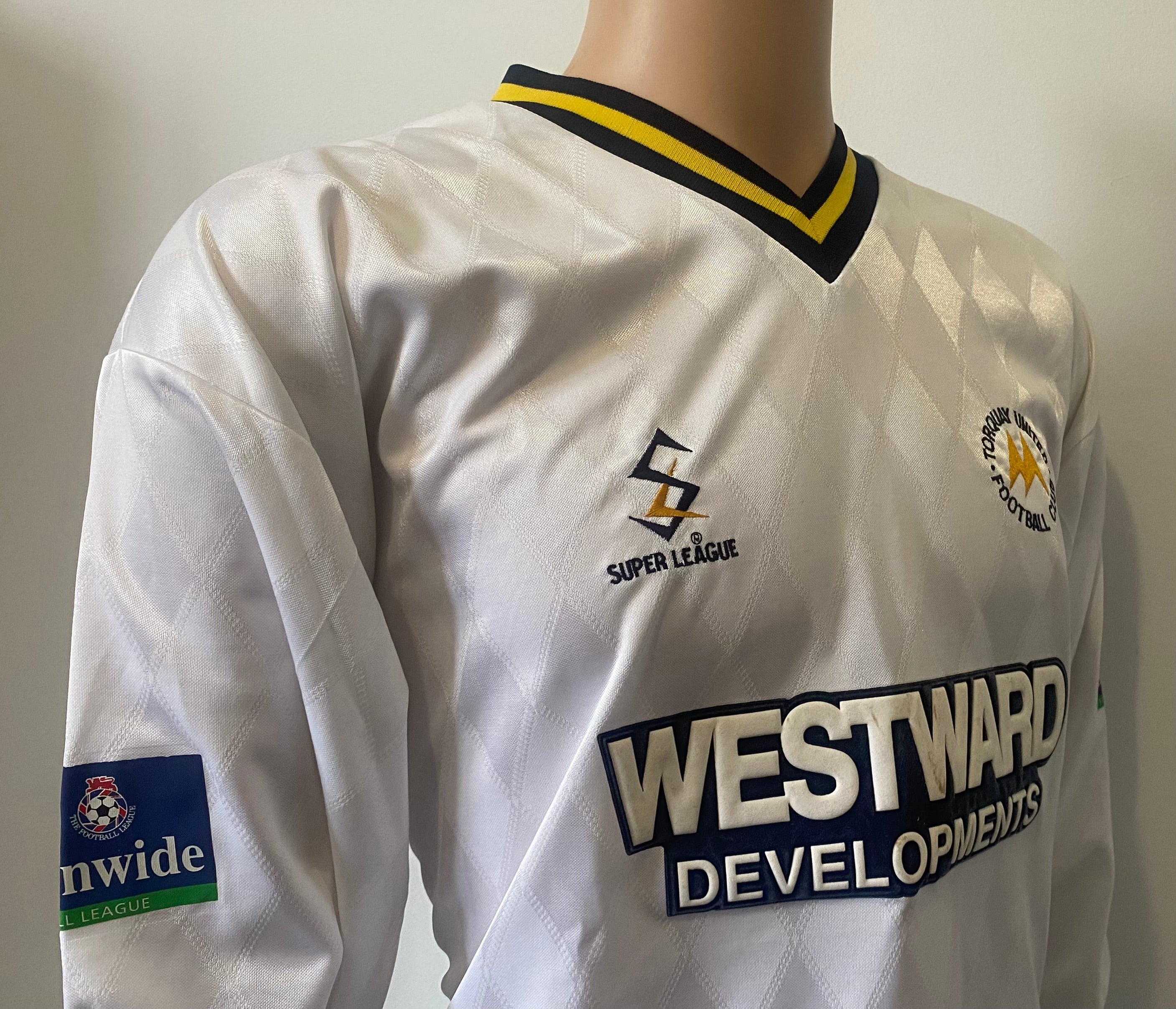 1999/2000 TORQUAY UNITED MATCH WORN AWAY SHIRT NICHOLS #18)