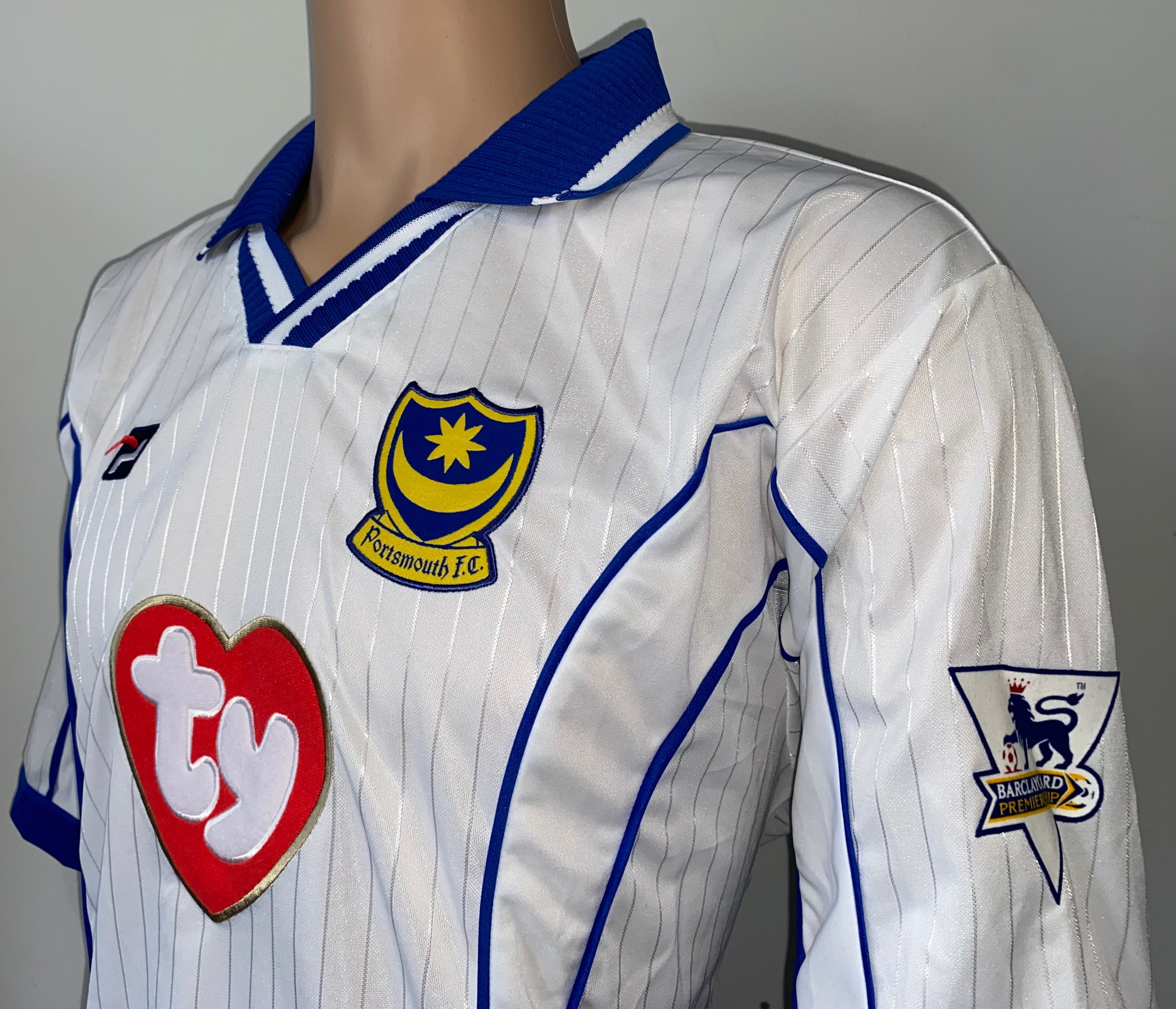 2003/04 PORTSMOUTH MATCH ISSUE THIRD SHIRT (HUNT #42)