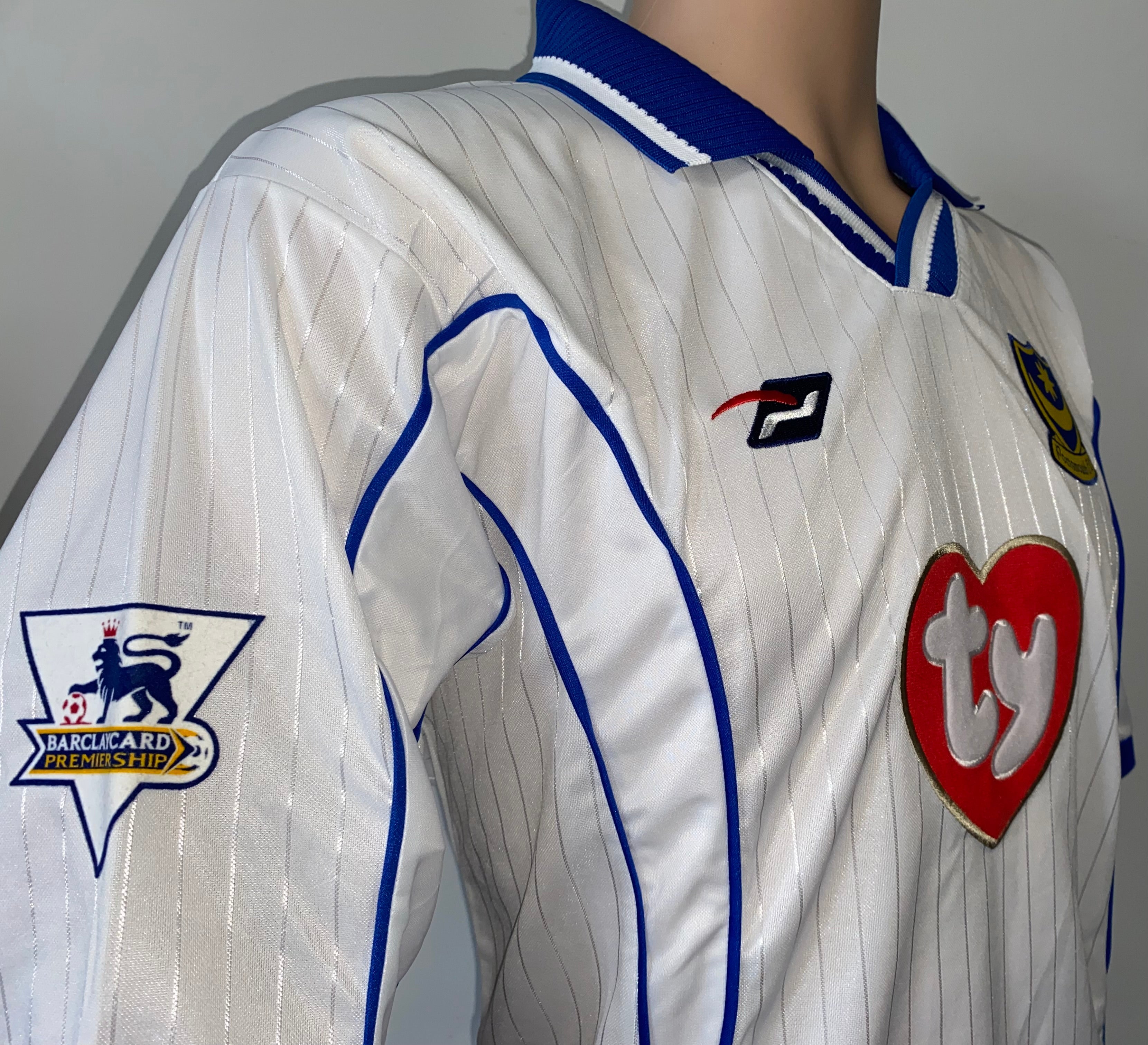 2003/04 PORTSMOUTH MATCH ISSUE THIRD SHIRT (HUNT #42)