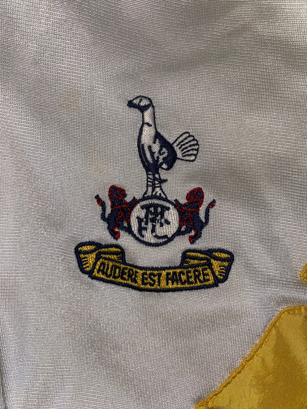 1991 TOTTENHAM HOTSPUR PLAYER WORN PRESENTATION TRACKSUIT JACKET (IAN WALKER)