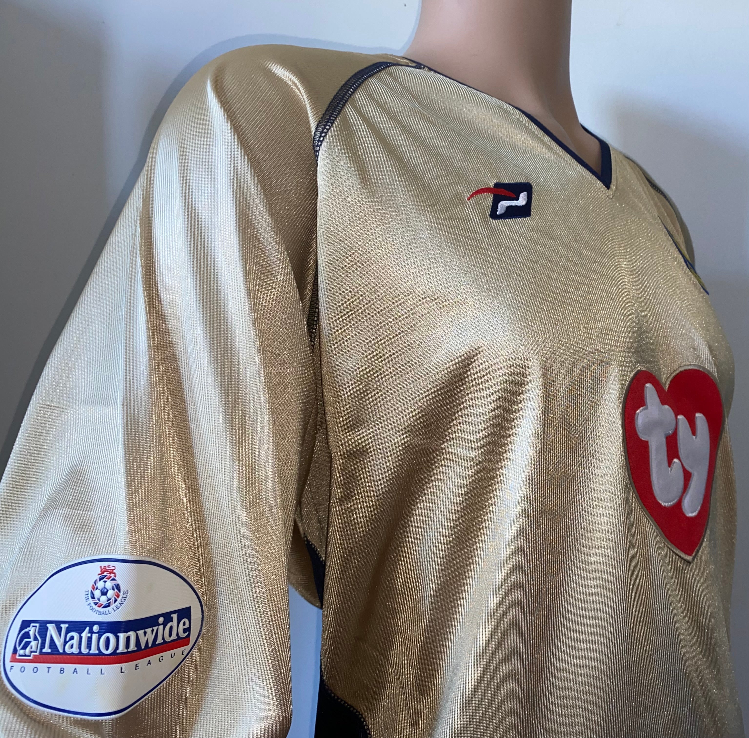 2002/03 MATCH WORN PORTSMOUTH AWAY SHIRT (ROBINSON #16)
