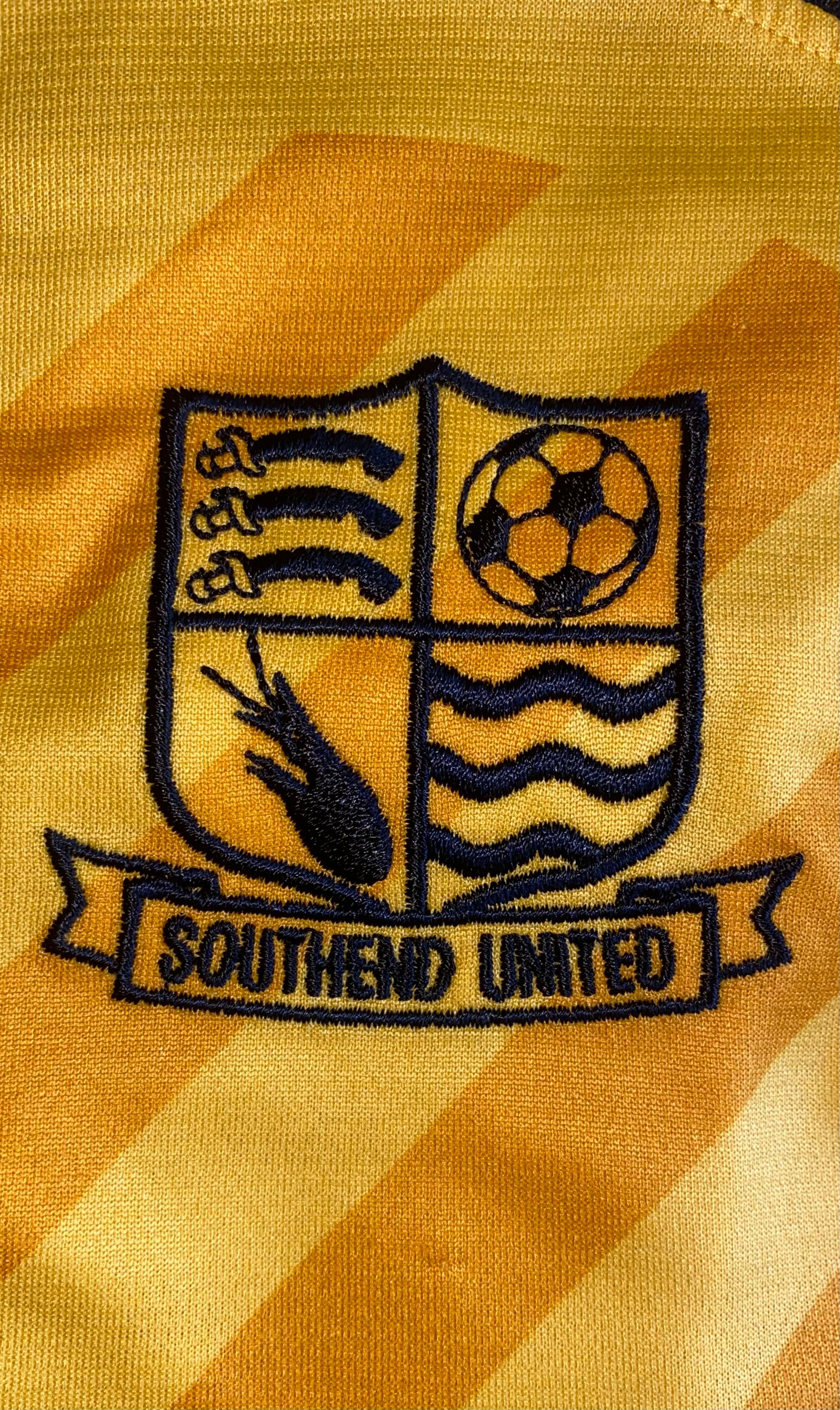 2019/20 SOUTHEND MATCH WORN HOME SHIRT (BARNETT #25 V BLACKPOOL )