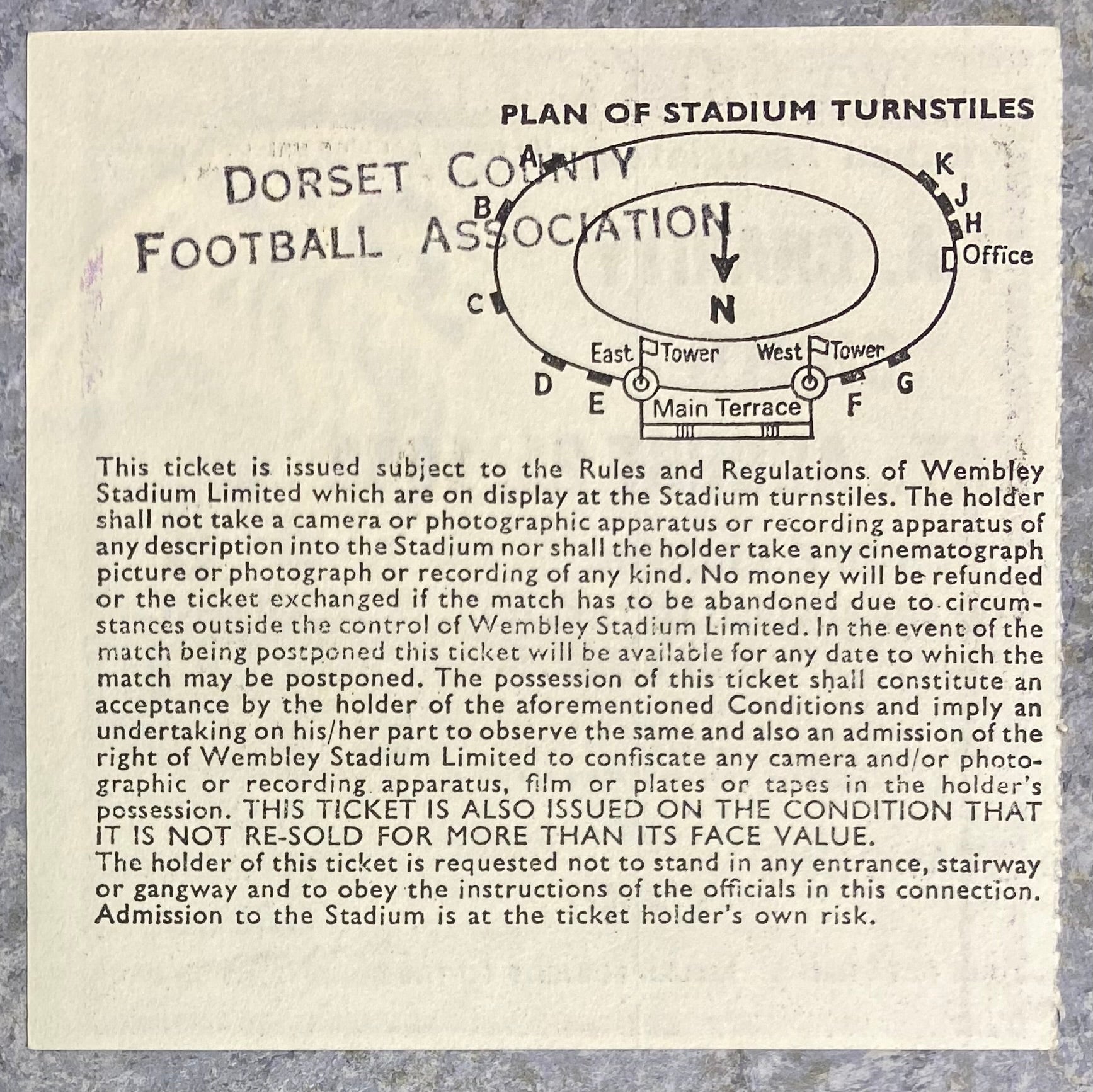 1982 ORIGINAL CHARITY SHIELD TICKET LIVERPOOL V TOTTENHAM HOTSPUR