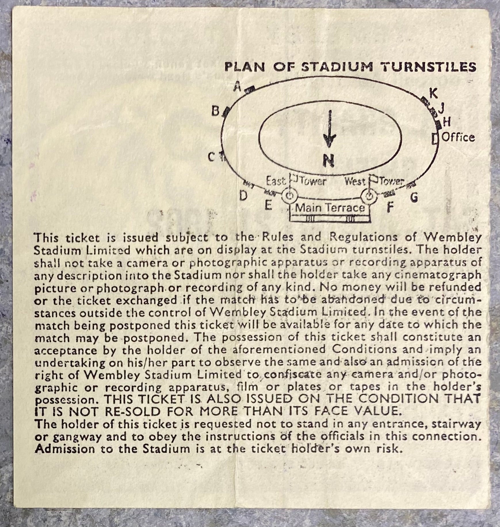 1982 ORIGINAL CHARITY SHIELD TICKET LIVERPOOL V TOTTENHAM HOTSPUR